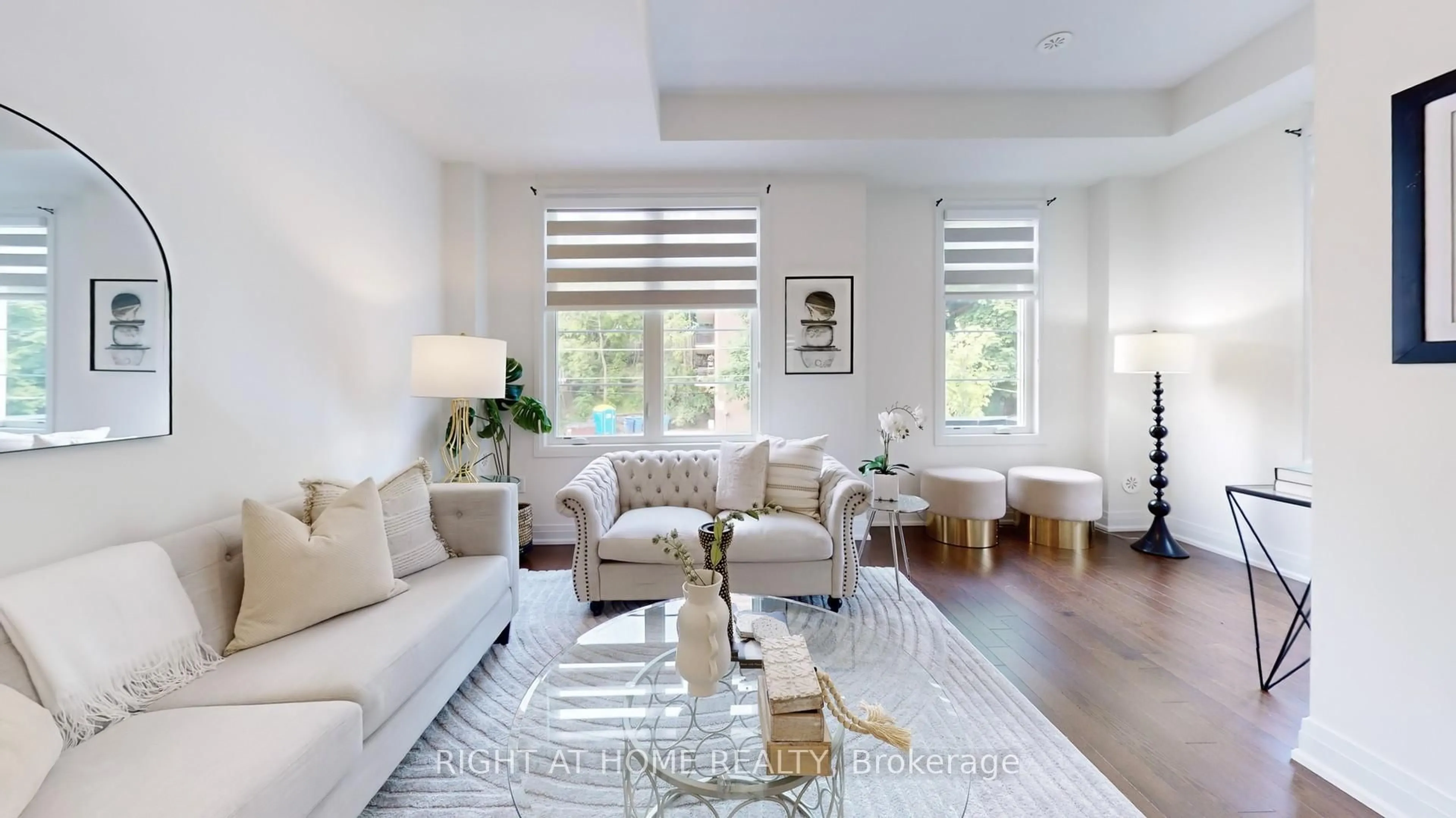 Living room with furniture, unknown for 197 Wyndham St, Mississauga Ontario L5M 2S5