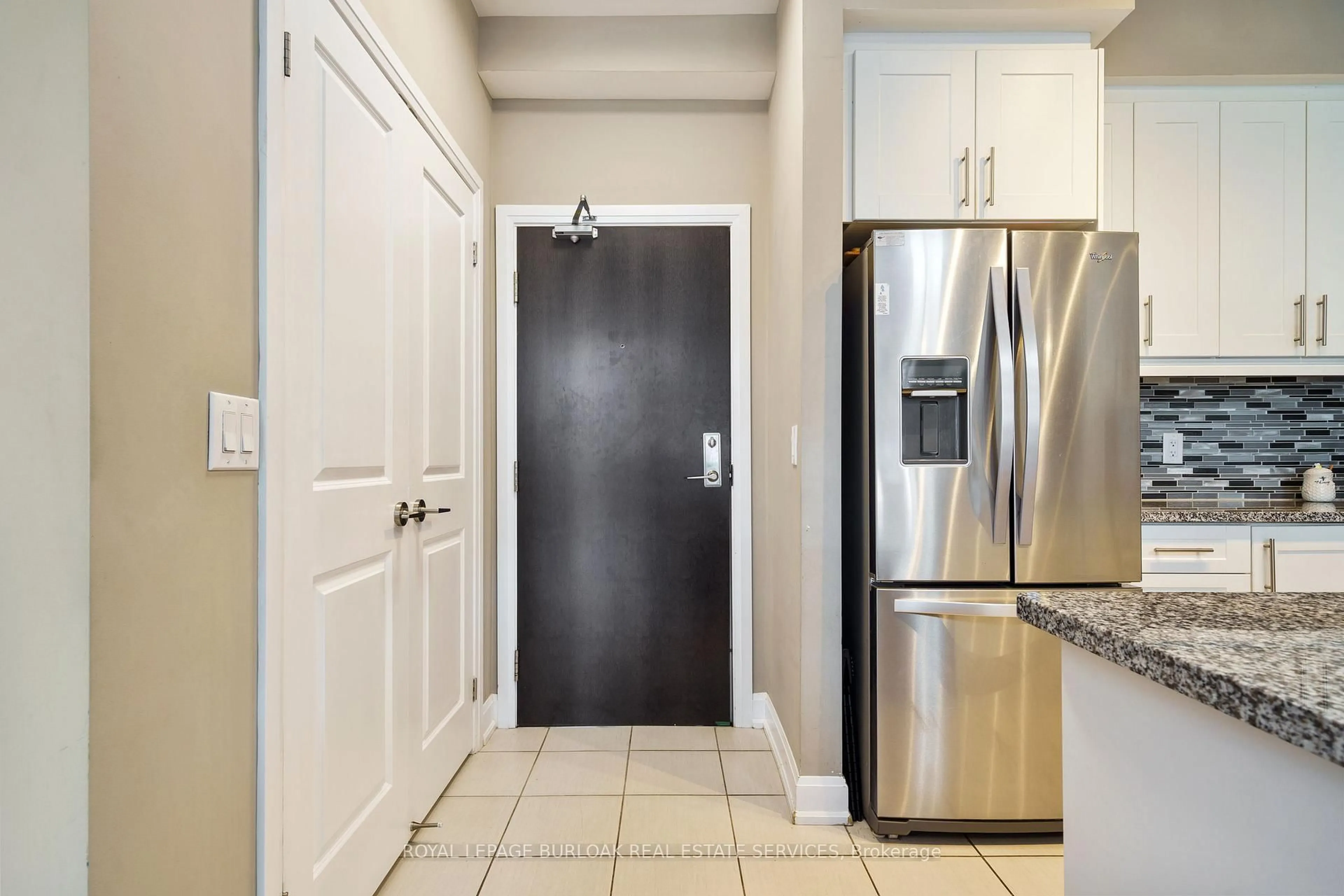 Unknown for 272 Georgian Dr #306, Oakville Ontario L6H 0K4