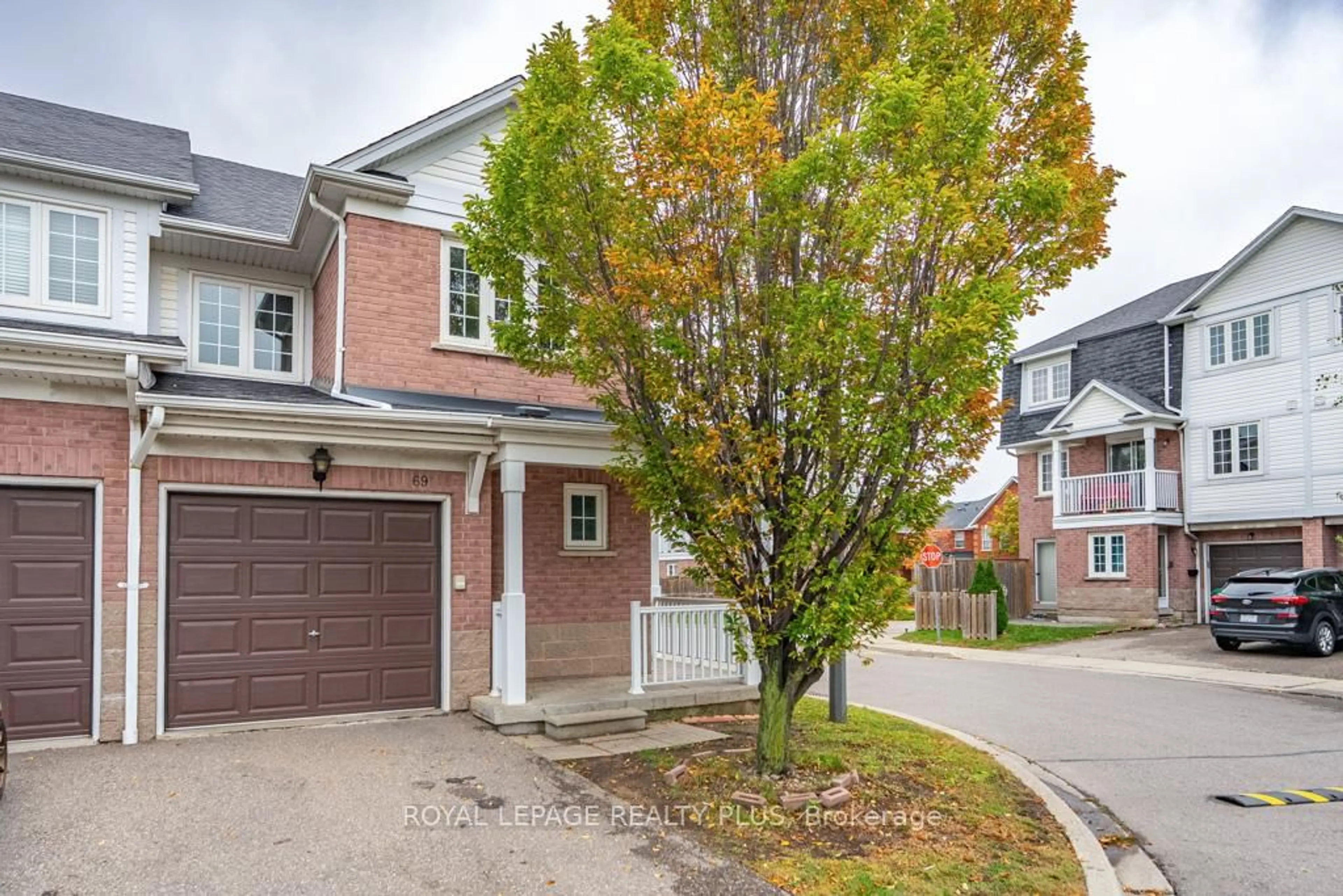 Home with brick exterior material, street for 6830 Meadowvale Town Ctre #69, Mississauga Ontario L5N 7T5