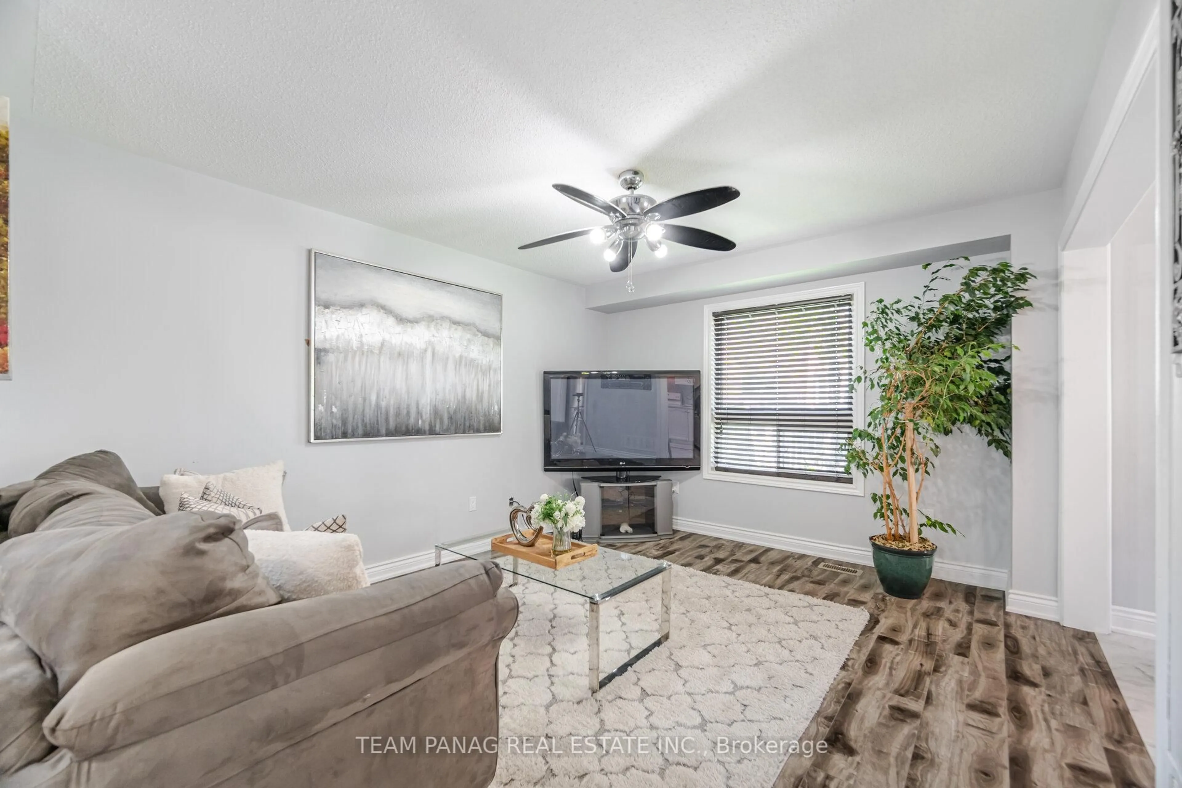 Living room with furniture, unknown for 44 Deforest Dr, Brampton Ontario L7A 2Y1