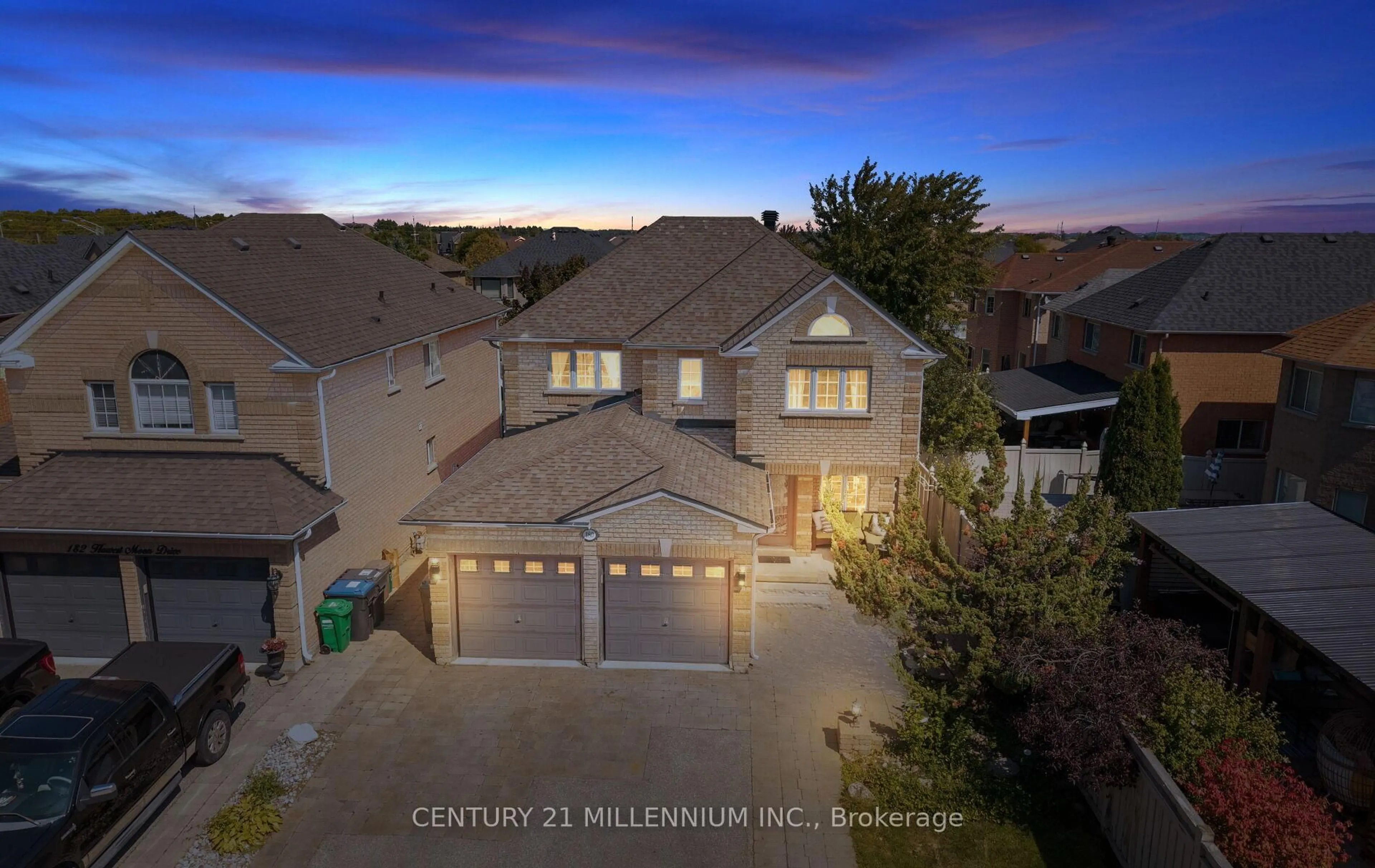 A pic from outside/outdoor area/front of a property/back of a property/a pic from drone, mountain view for 180 Harvest Moon Dr, Caledon Ontario L7E 2X6