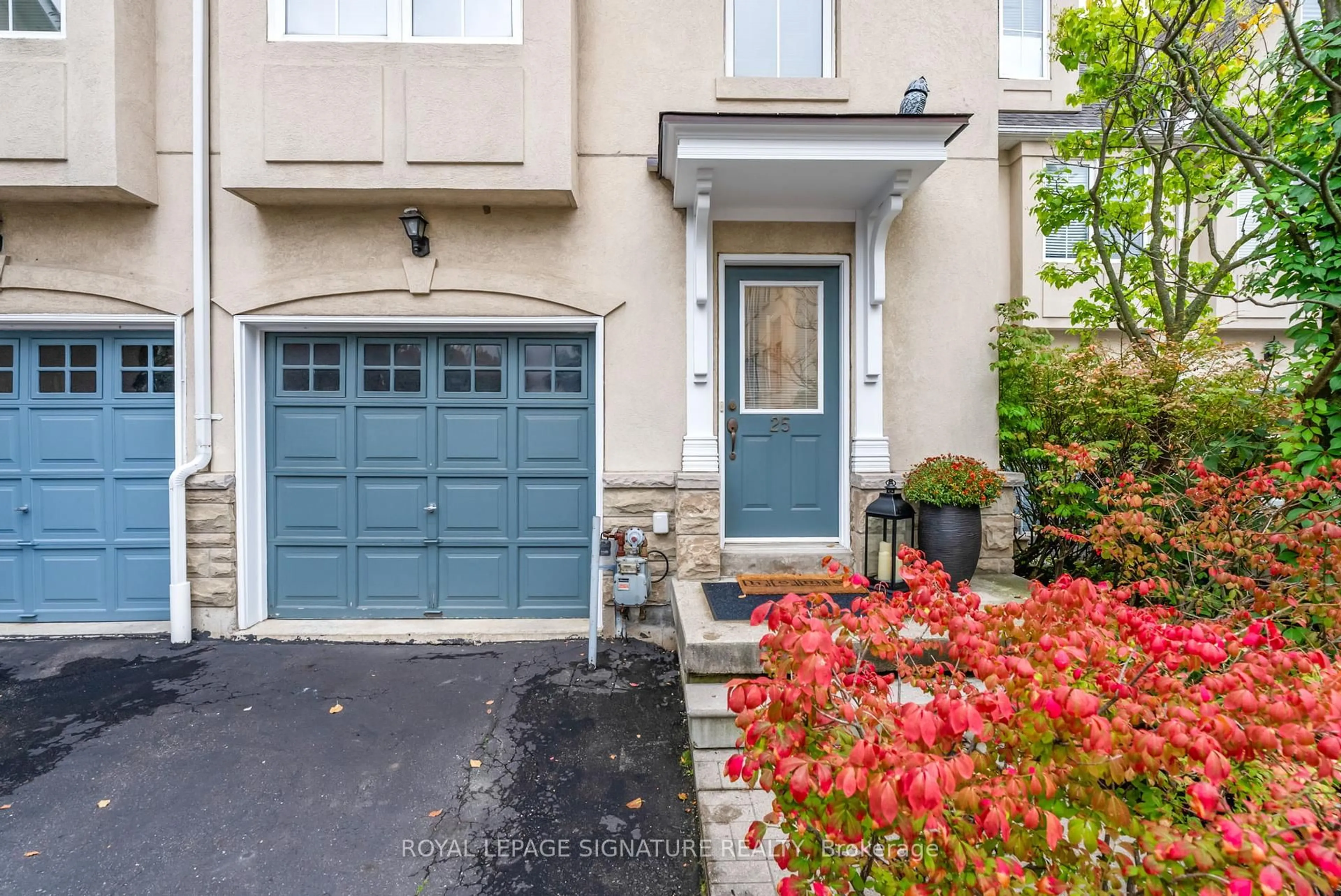 Unknown for 800 Dundas St #25, Mississauga Ontario L5C 4S8