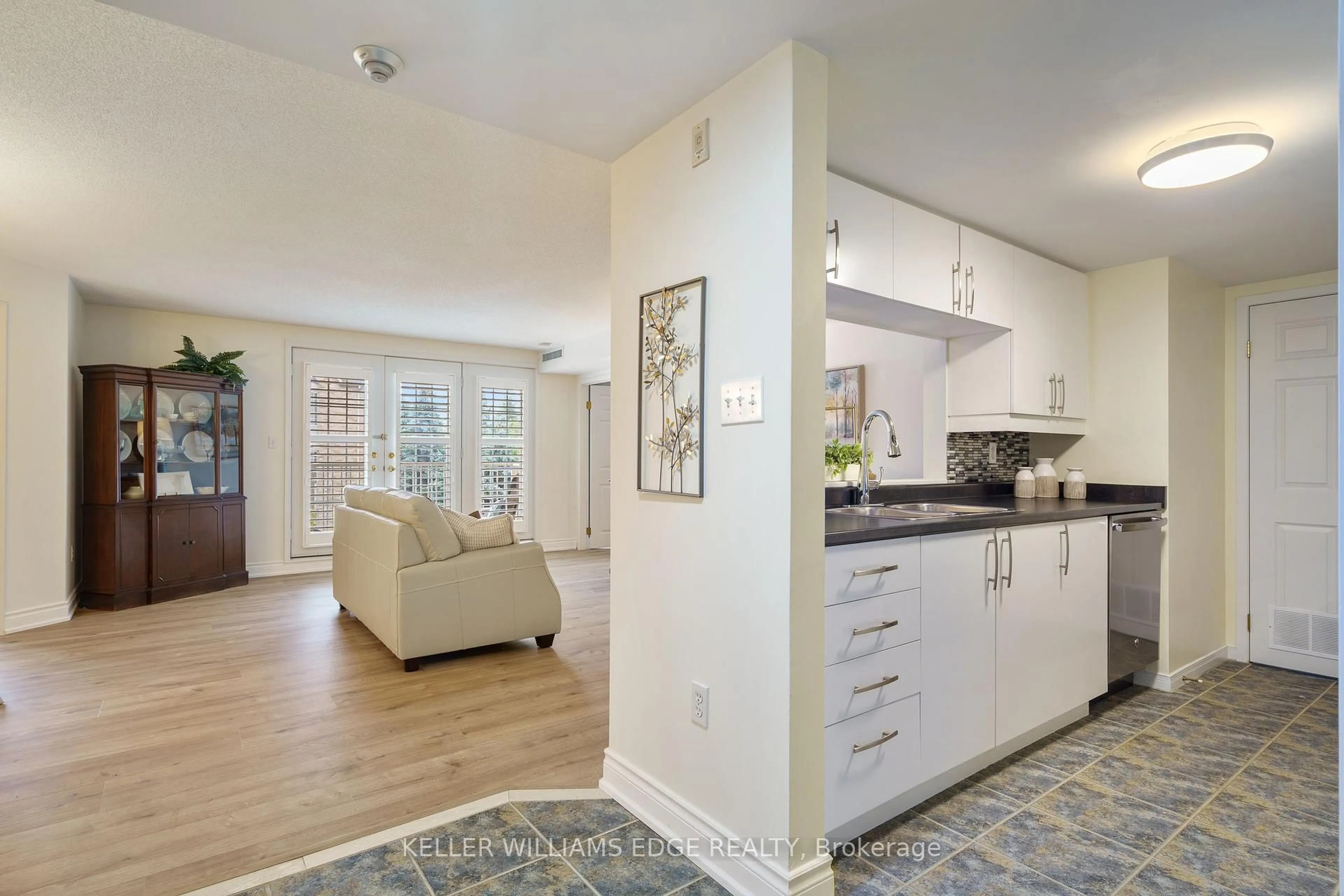 Open concept kitchen, unknown for 216 Plains Rd #A304, Burlington Ontario L7T 4K8