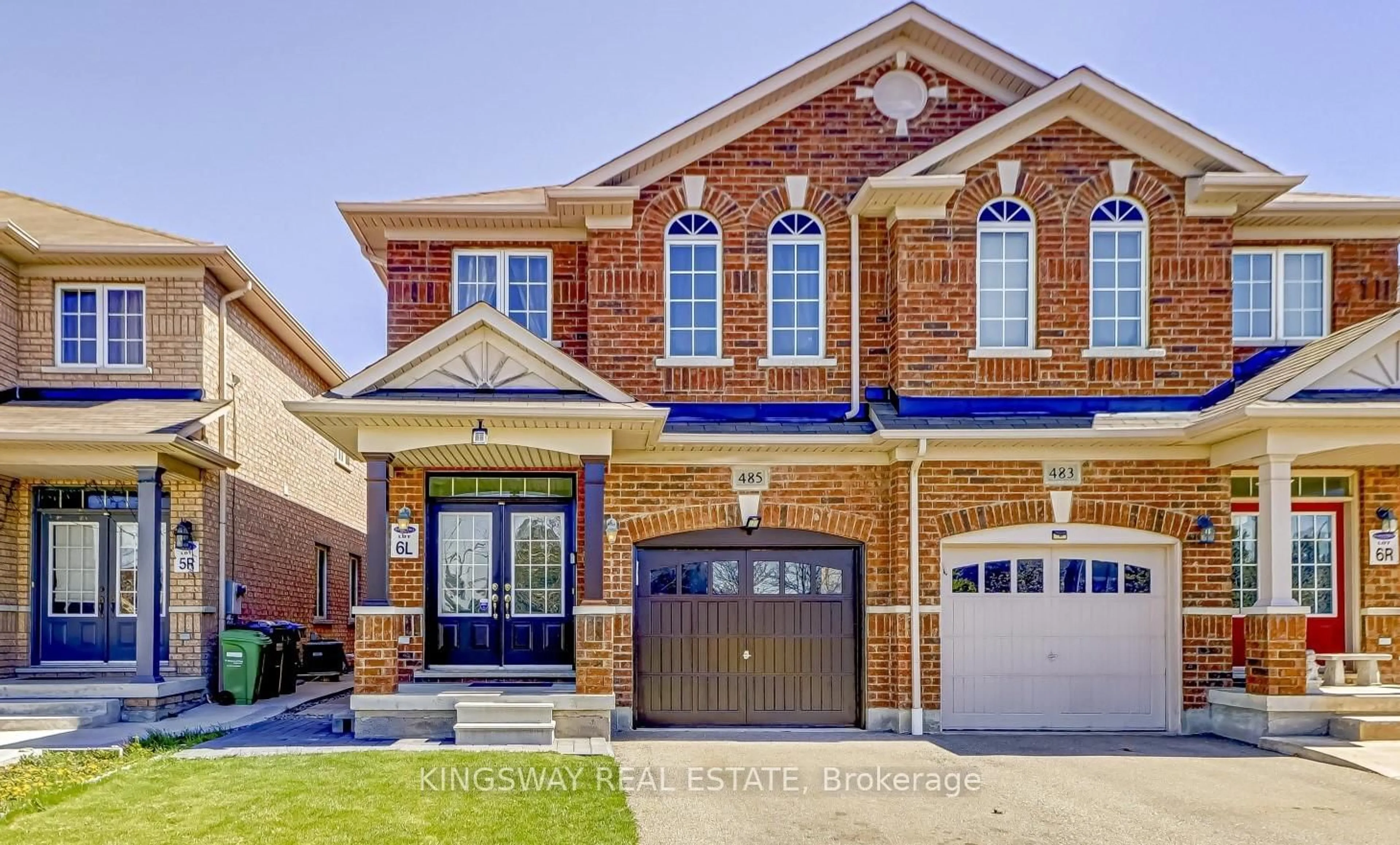 Home with brick exterior material, street for 485 Meadowridge Crt, Mississauga Ontario L5W 0E8