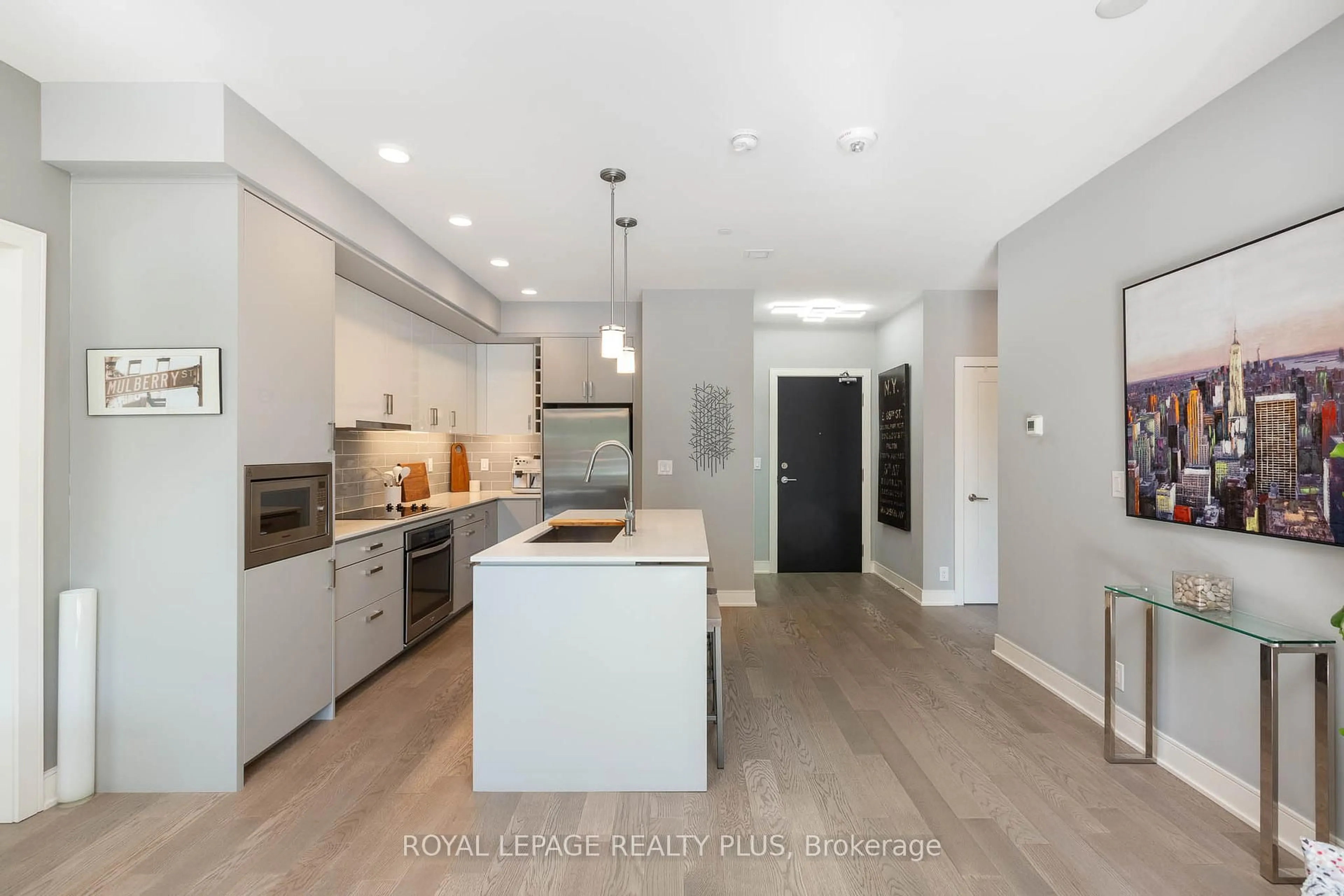 Open concept kitchen, unknown for 1575 Lakeshore Rd #105, Mississauga Ontario L5J 0B1