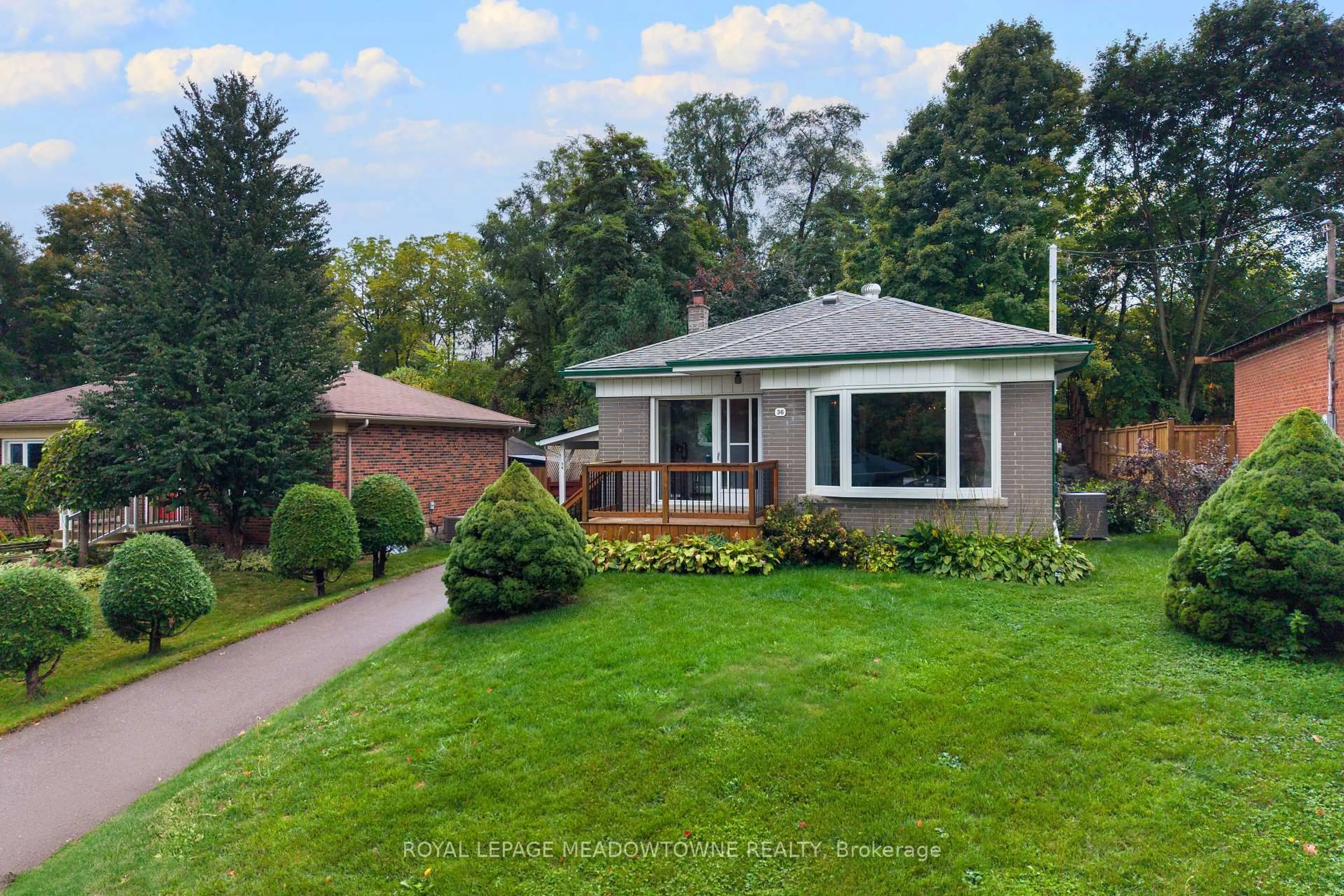 Home with brick exterior material, street for 36 Hewson Cres, Halton Hills Ontario L7G 2N9