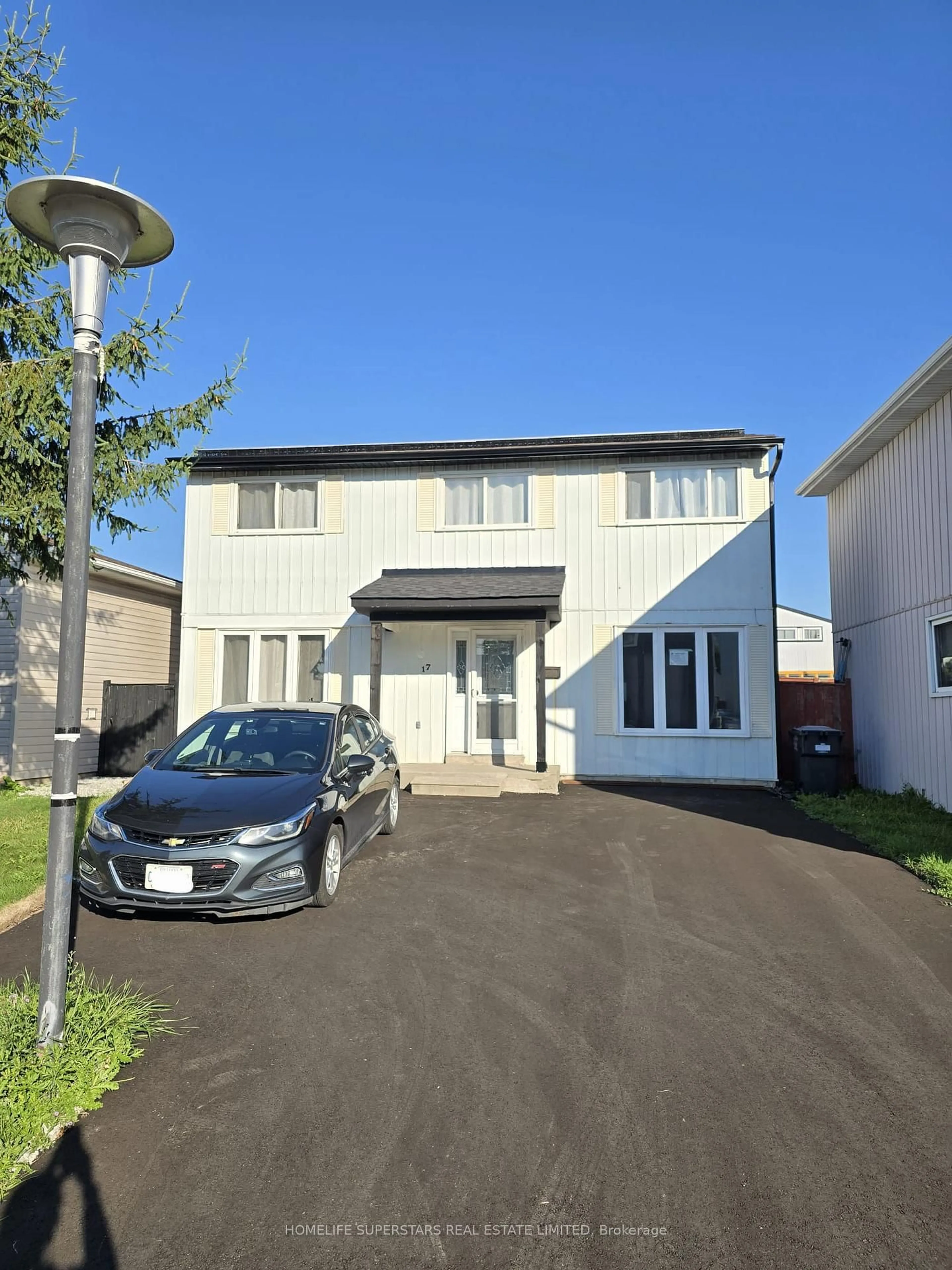 Unknown for 17 Heatherside Crt, Brampton Ontario L6S 1N9