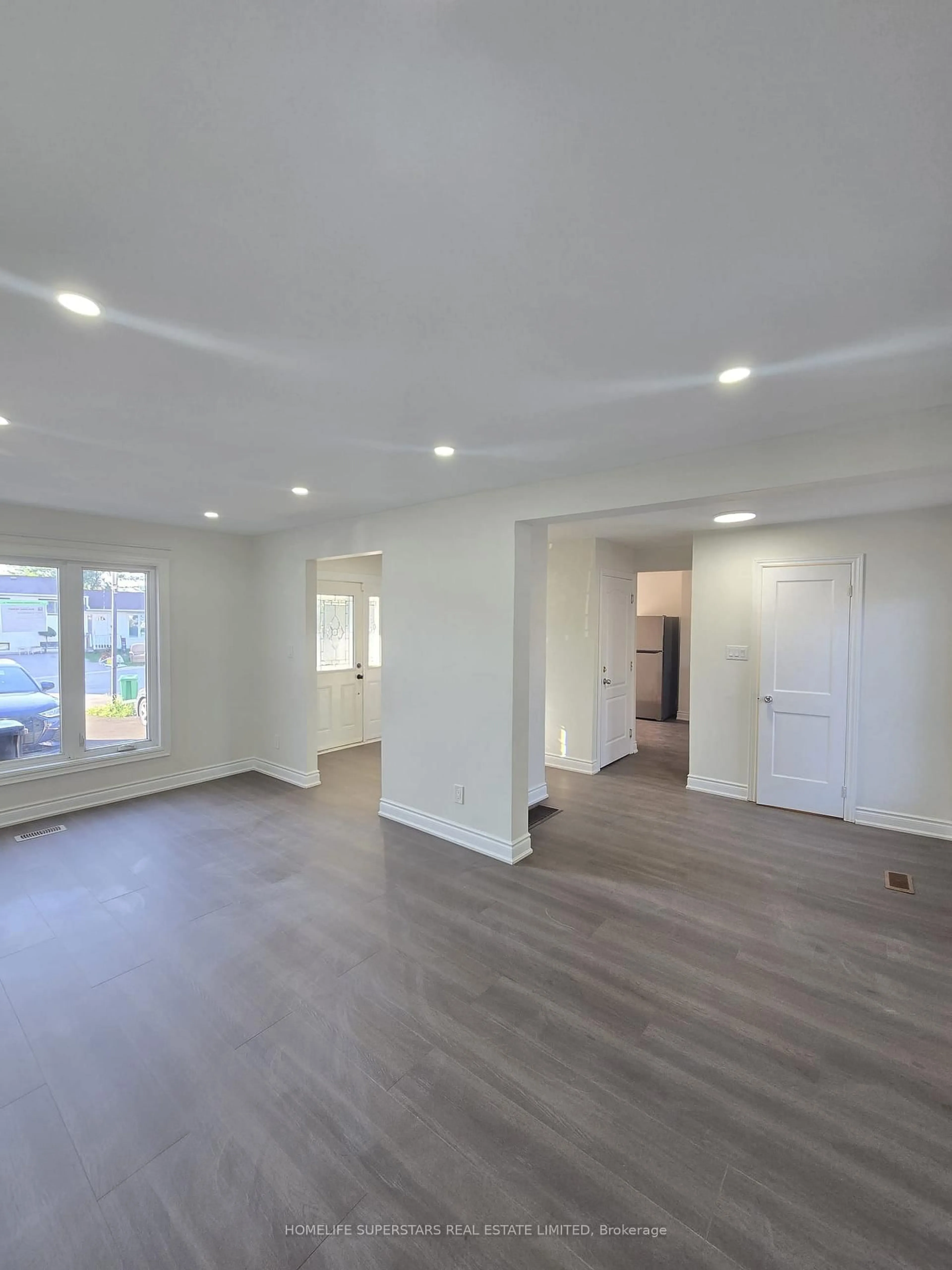 A pic of a room for 17 Heatherside Crt, Brampton Ontario L6S 1N9