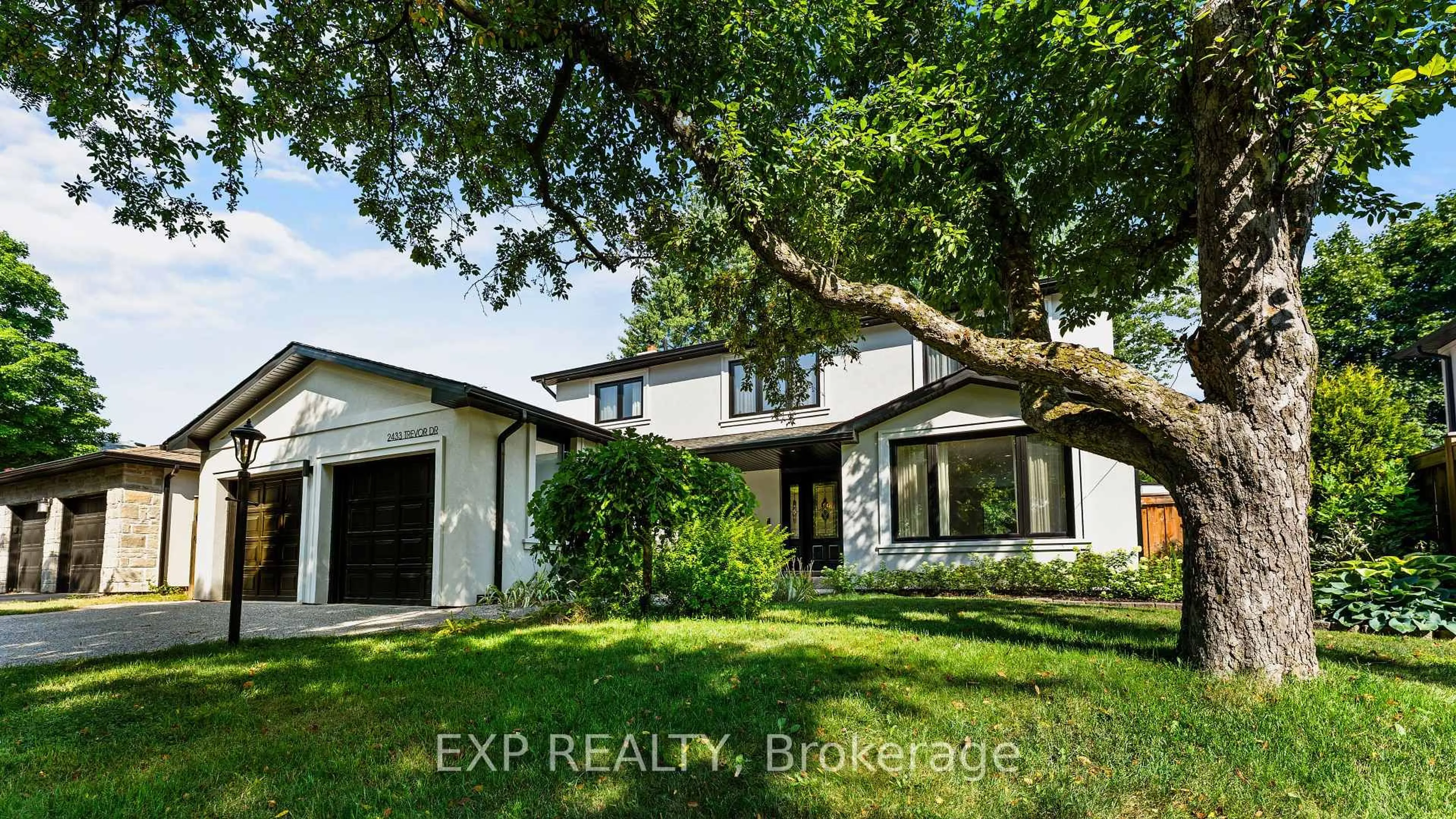 Home with vinyl exterior material, building for 2433 Trevor Dr, Oakville Ontario L6L 5C4