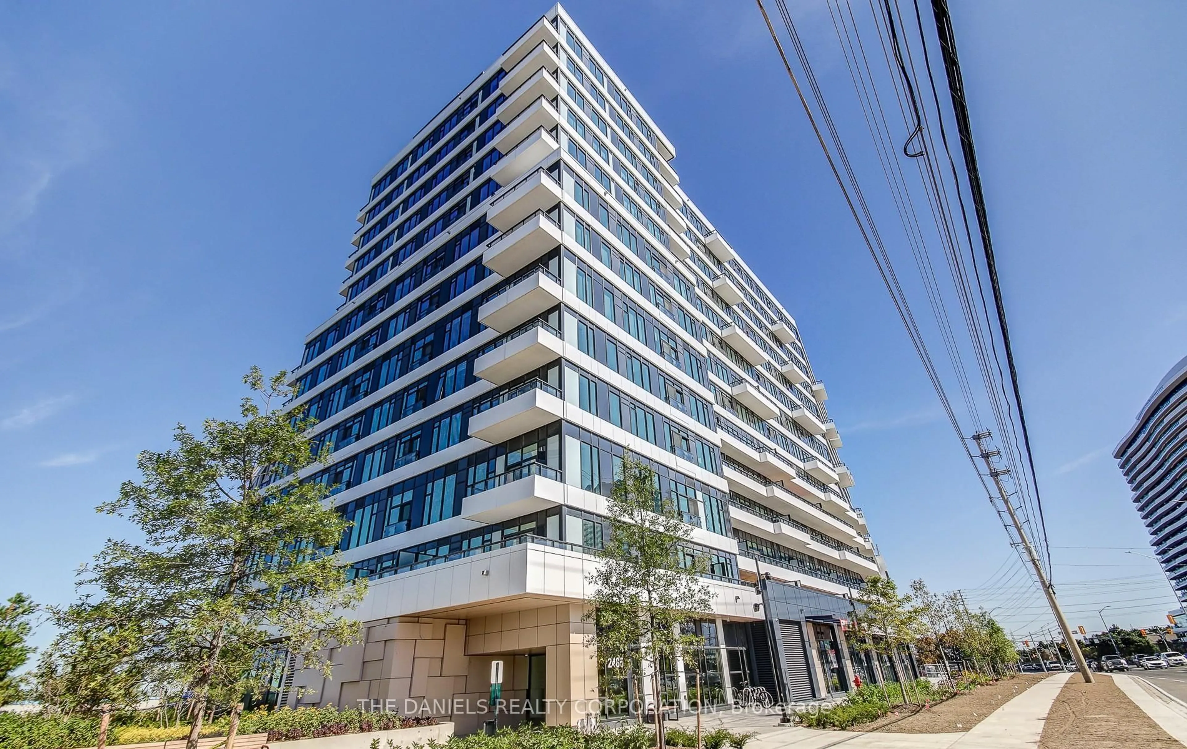 Indoor foyer for 2485 Eglinton Ave #302, Mississauga Ontario L5M 2T1