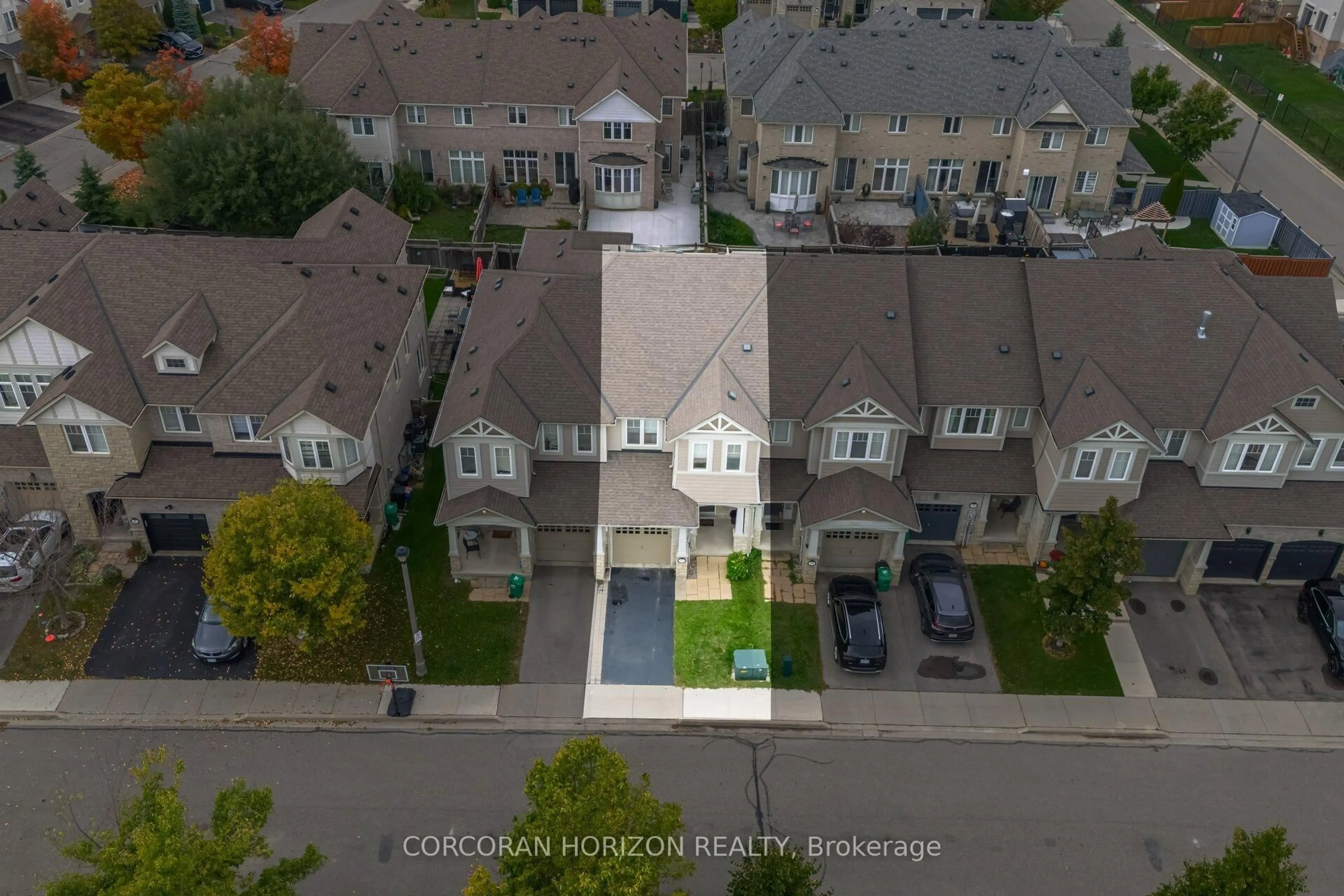 A pic from outside/outdoor area/front of a property/back of a property/a pic from drone, street for 12 Aspenview Ave, Caledon Ontario L7C 3P9