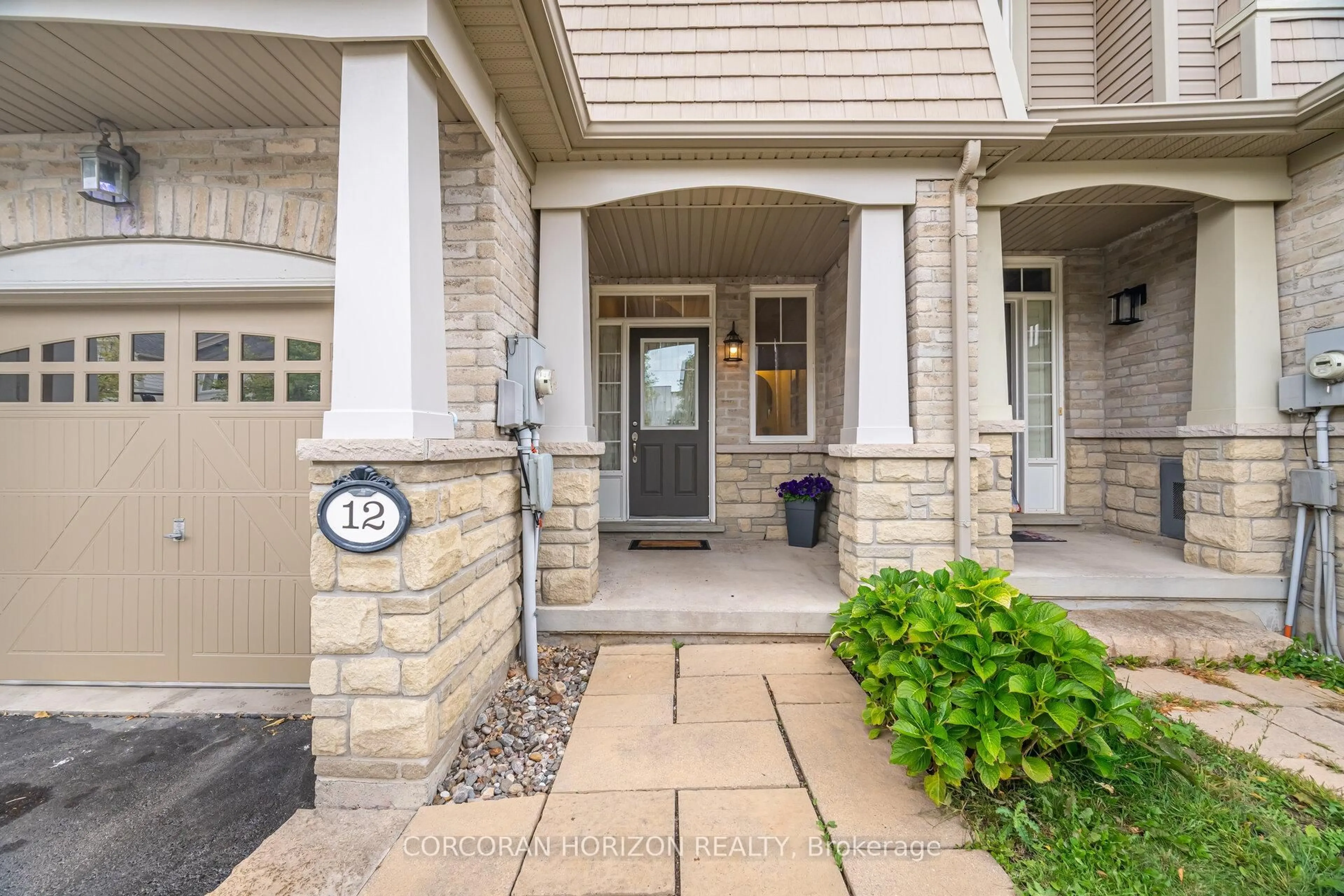Indoor entryway for 12 Aspenview Ave, Caledon Ontario L7C 3P9