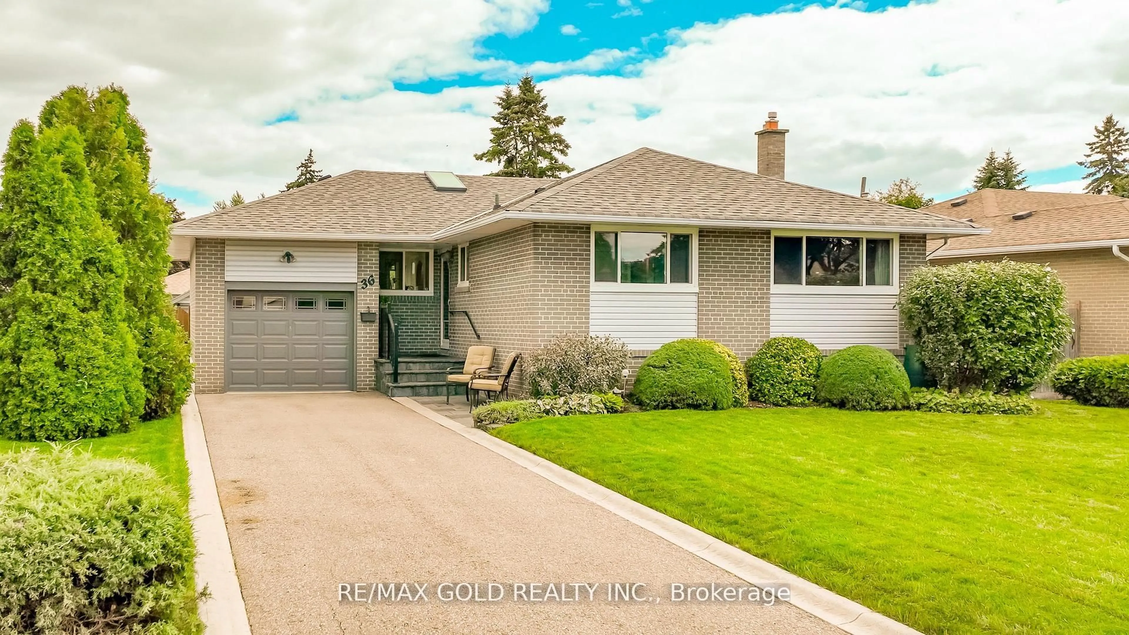 Home with vinyl exterior material, street for 36 Alderbury Cres, Brampton Ontario L6T 1P6