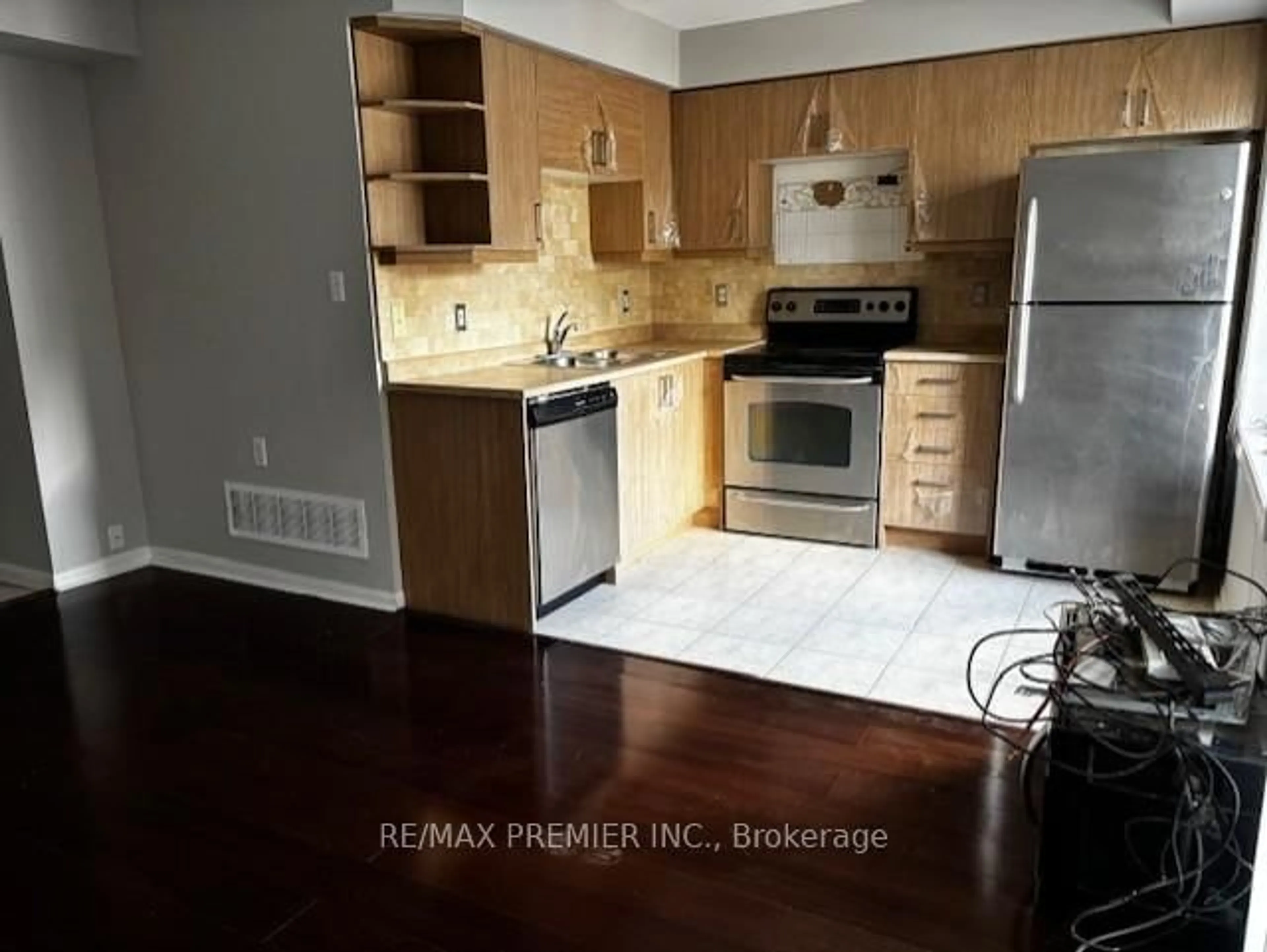 Unknown for 613 Dundas St #5, Mississauga Ontario L5B 0B5