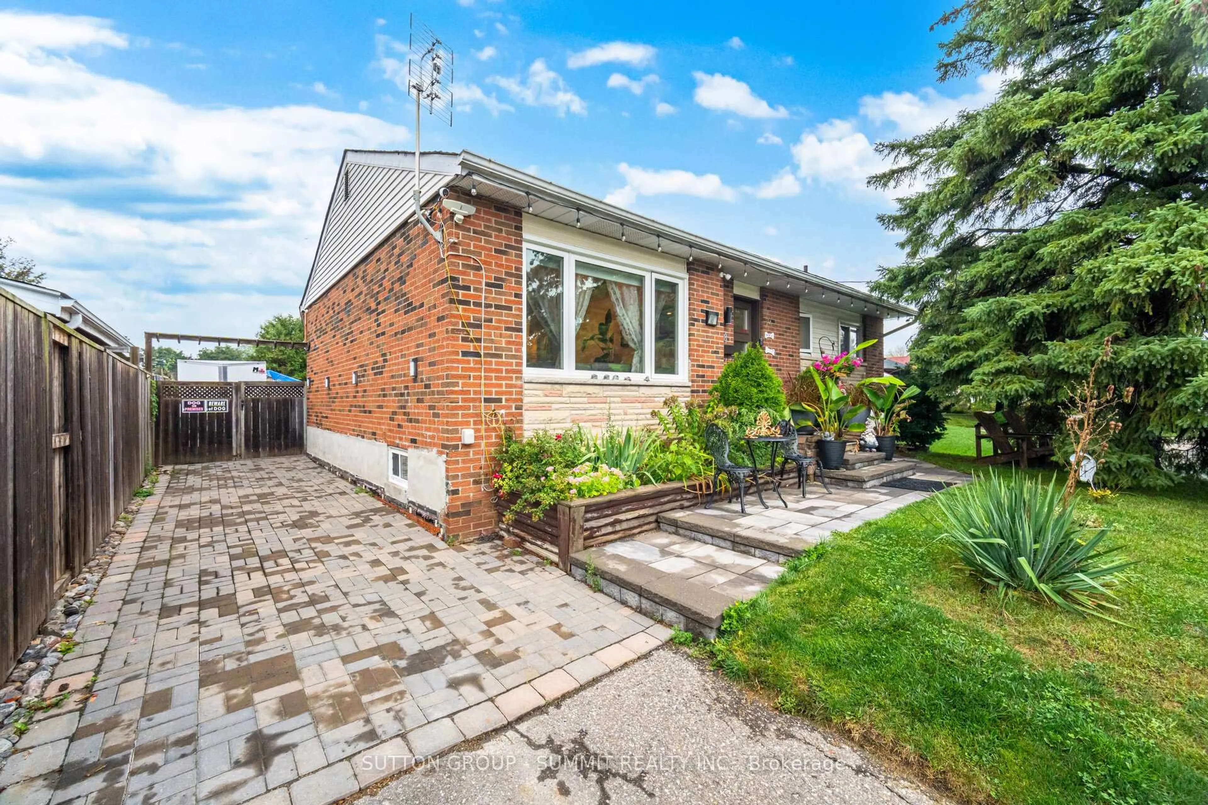 Home with brick exterior material, street for 18 GOLDING Ave, Brampton Ontario L6W 1M4