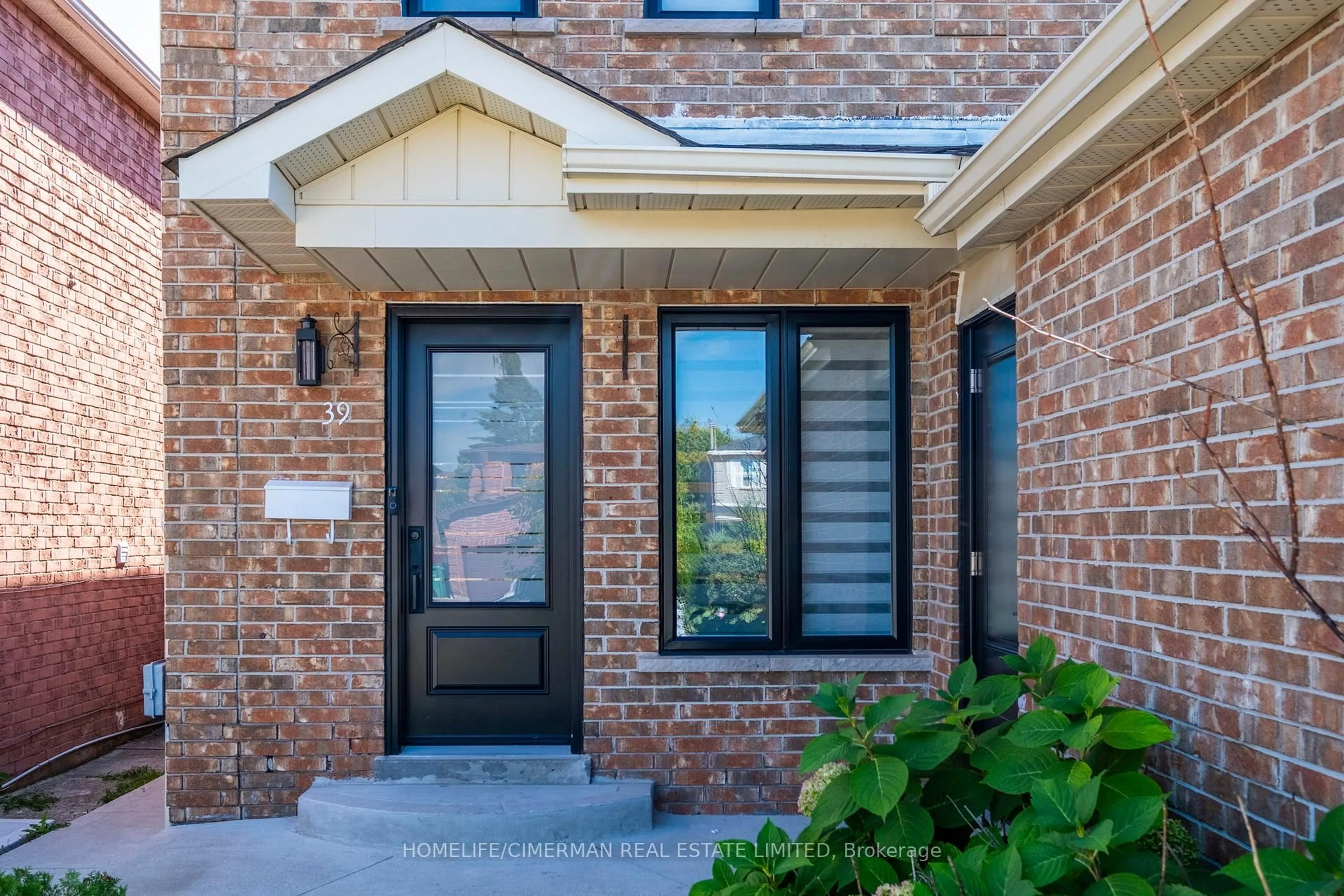 Home with brick exterior material, street for 39 Stanwell Dr, Brampton Ontario L6Z 3Y8