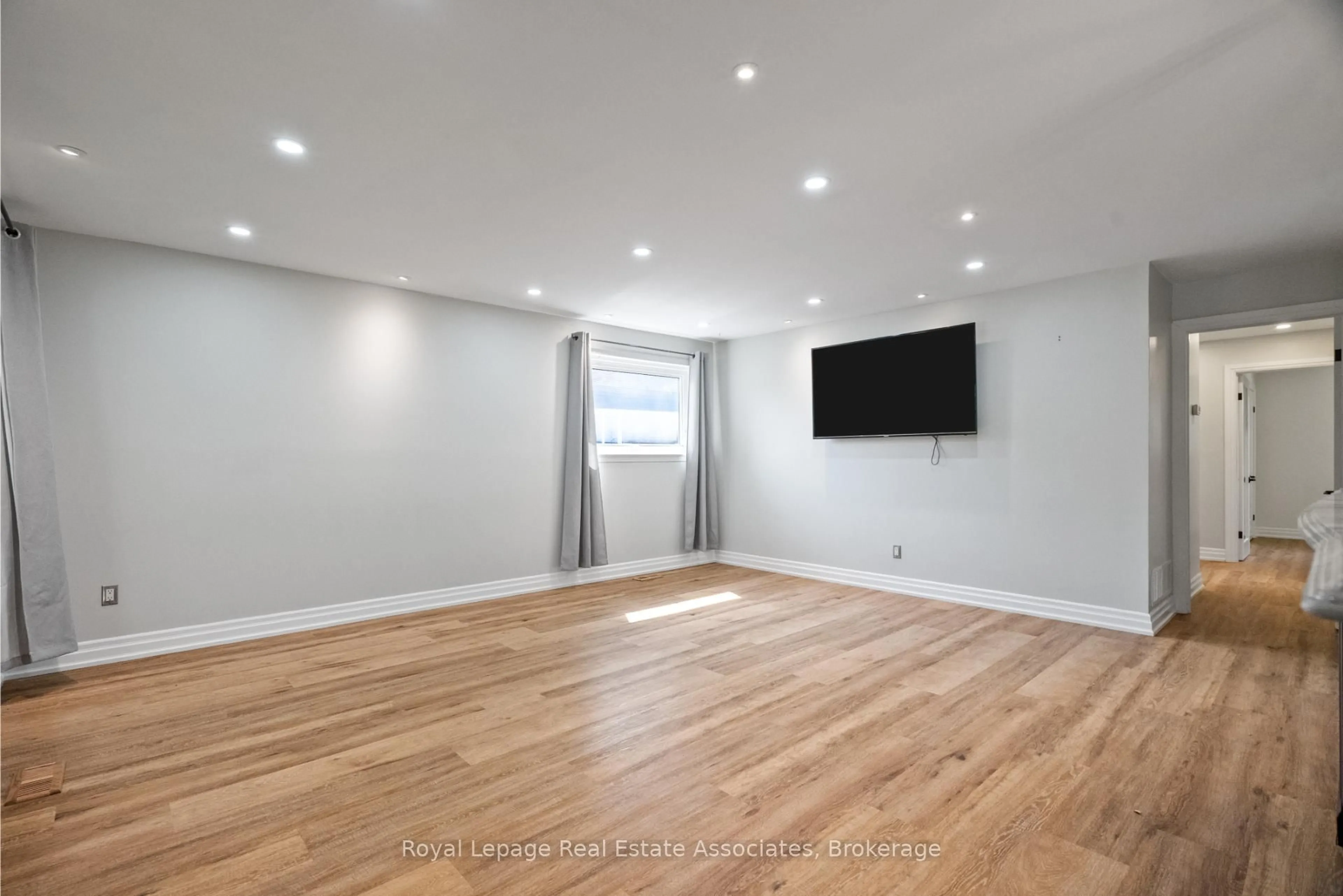 A pic of a room for 168 Tidey Ave, Halton Hills Ontario L7J 1V6
