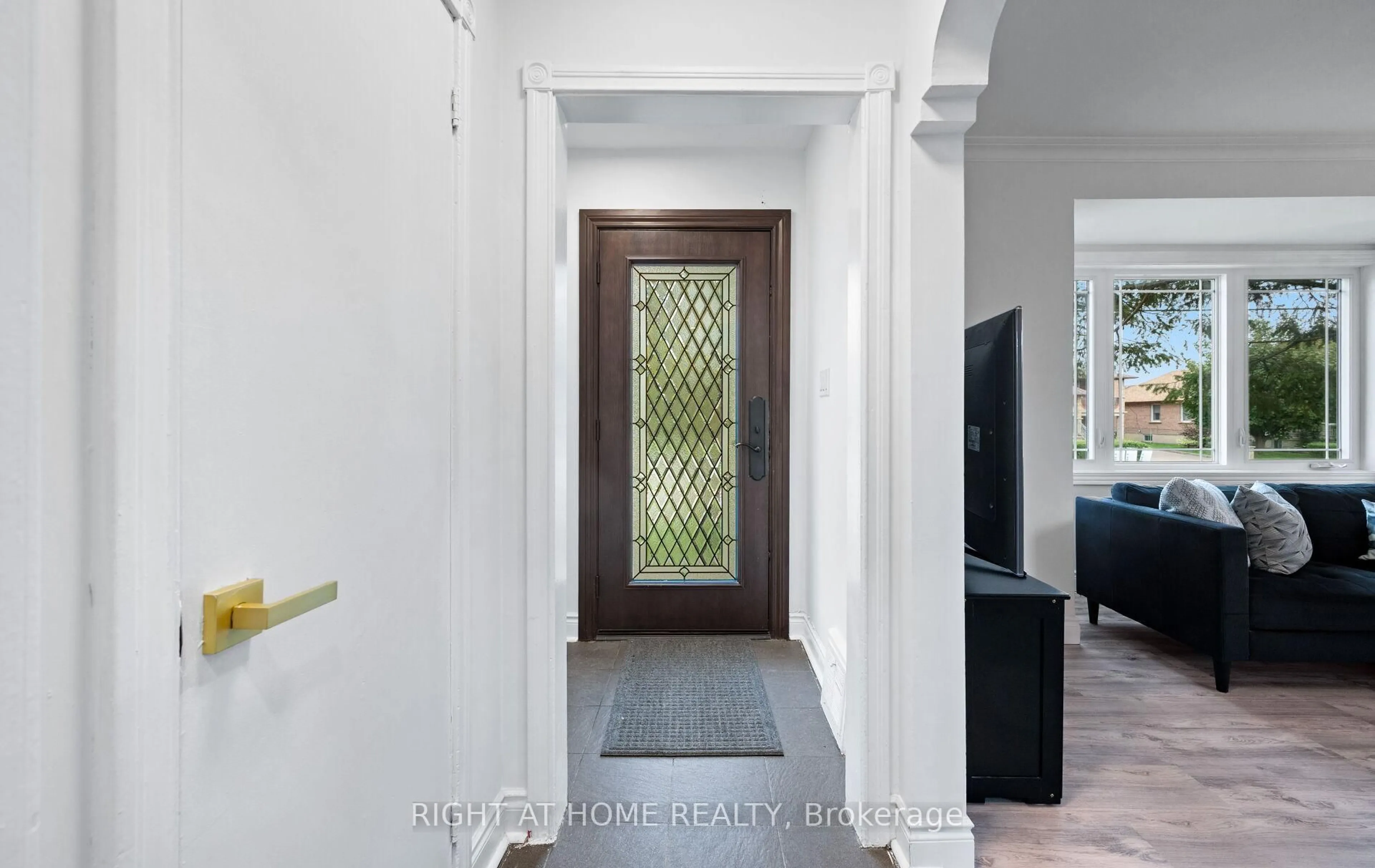 Indoor entryway for 10 Lady York Ave, Toronto Ontario M6B 2A9