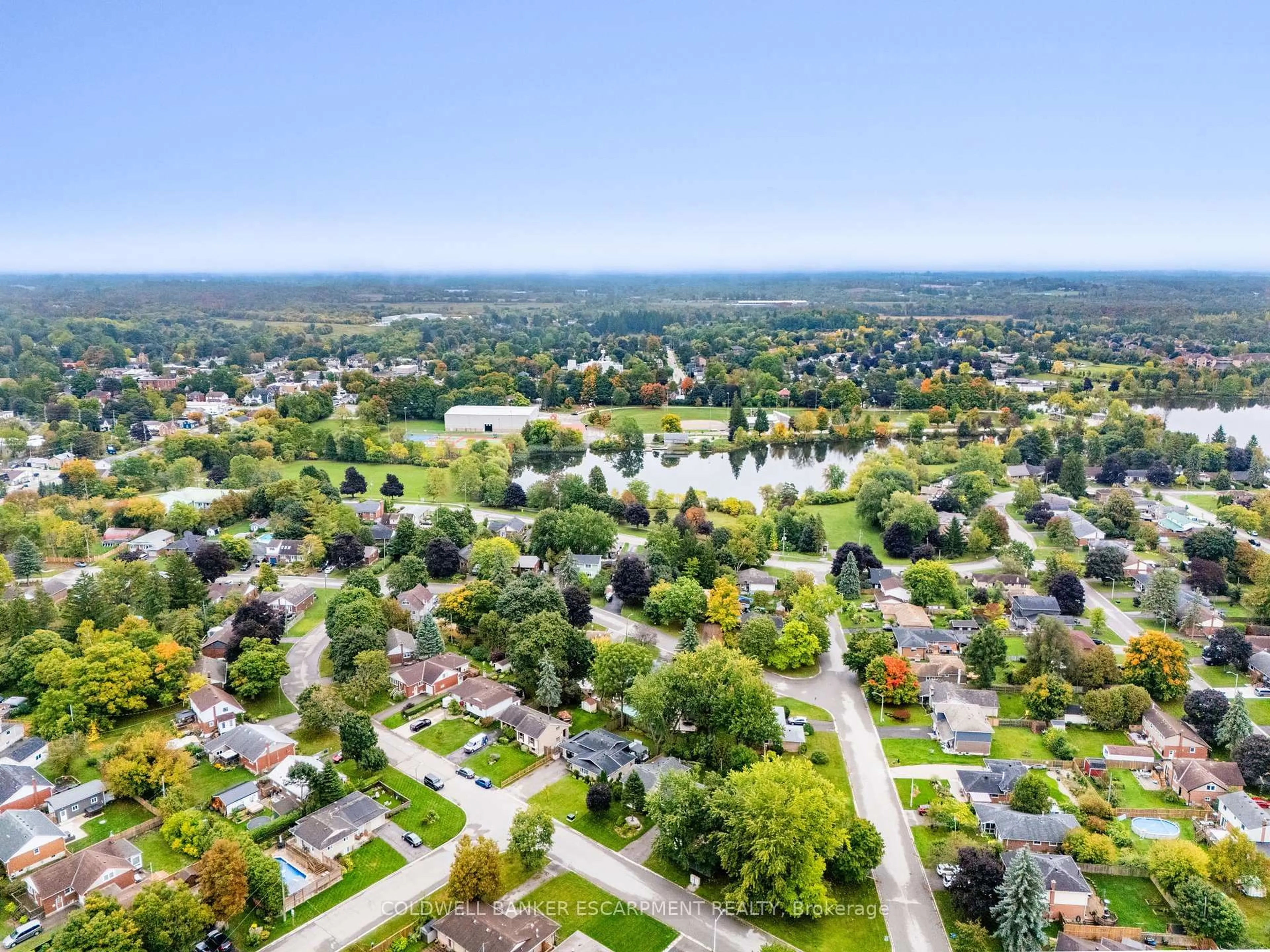 A pic from outside/outdoor area/front of a property/back of a property/a pic from drone, water/lake/river/ocean view for 225 Elmore Dr, Halton Hills Ontario L7J 1T8