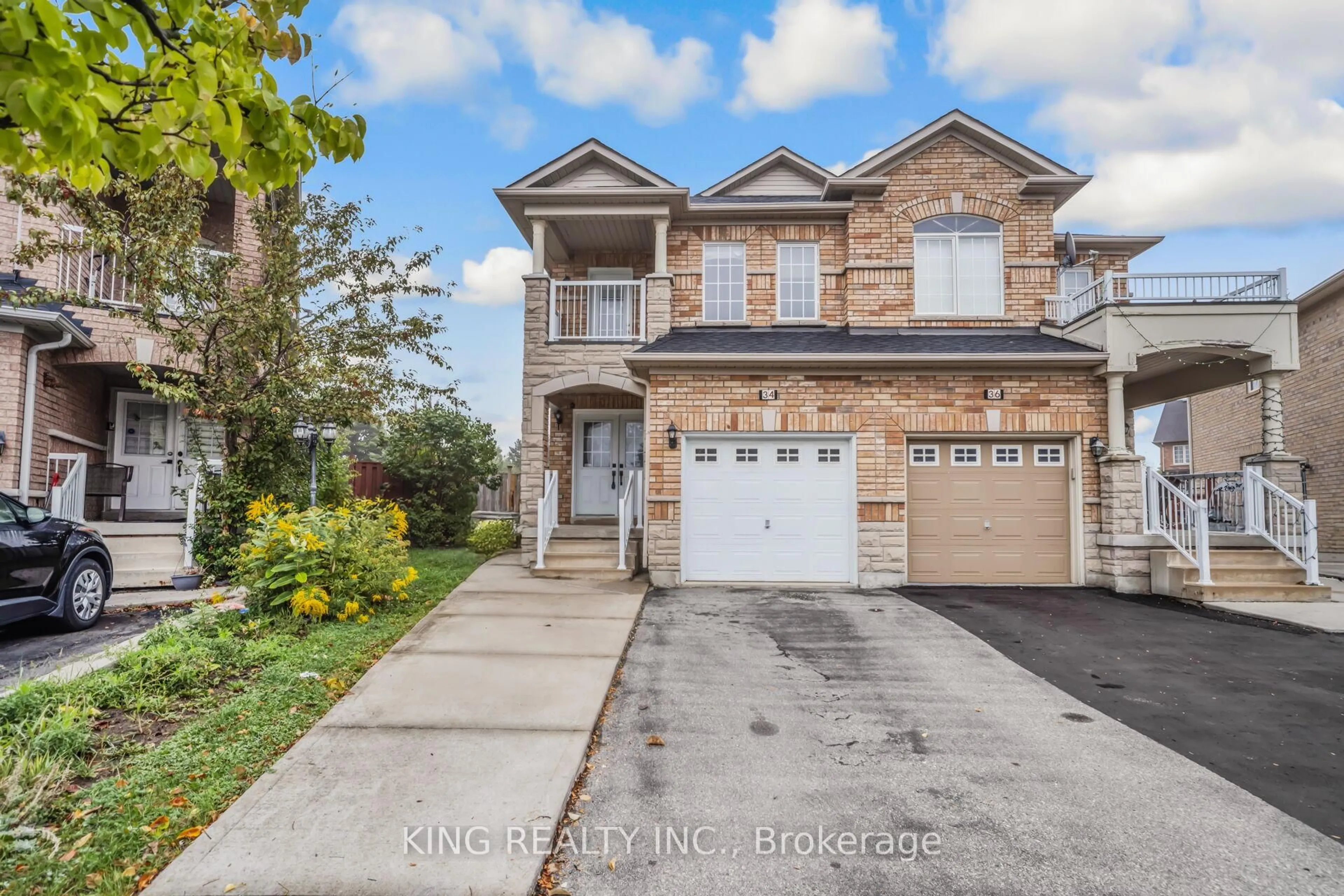 Home with brick exterior material, street for 34 Dewridge Crt, Brampton Ontario L5R 3C2