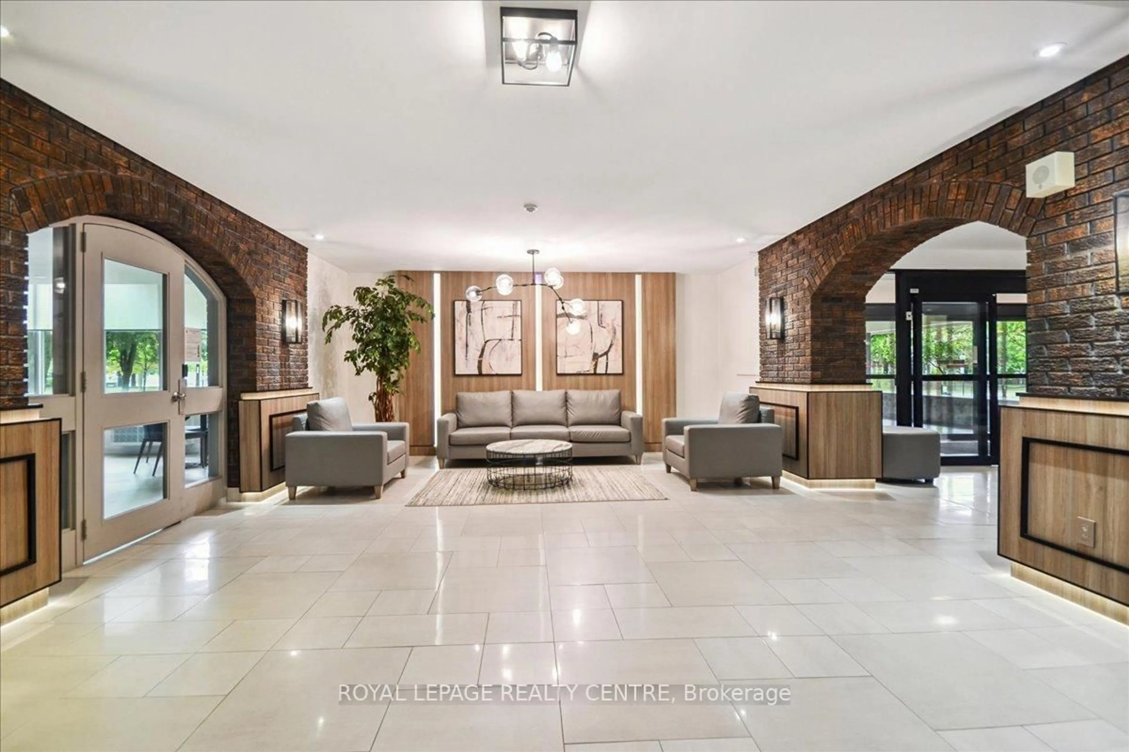Lobby for 966 Inverhouse Dr #907, Mississauga Ontario L5V 4B6