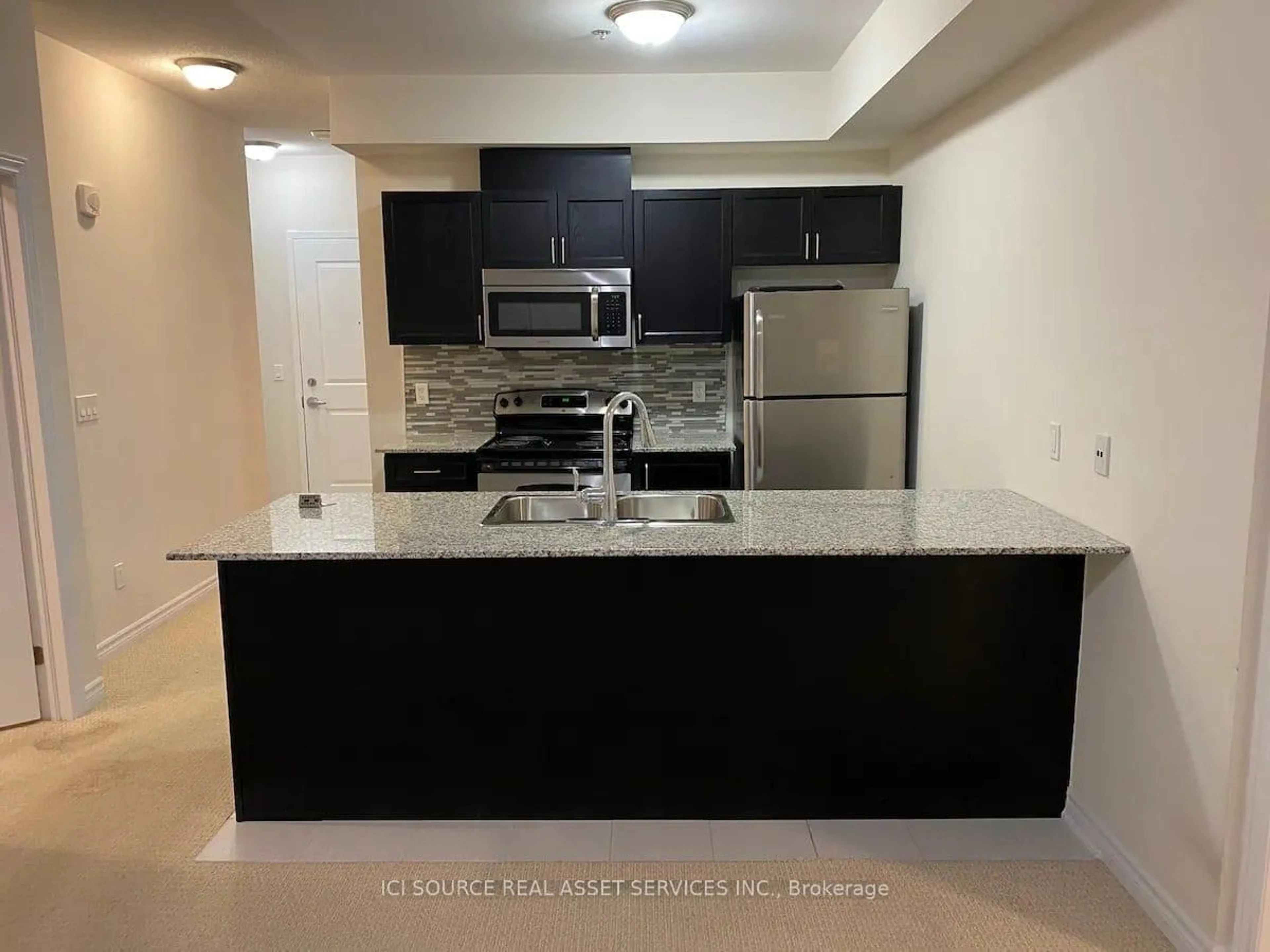 Standard kitchen, ceramic/tile floor for 1360 Costigan Rd #101, Milton Ontario L9T 0Y8