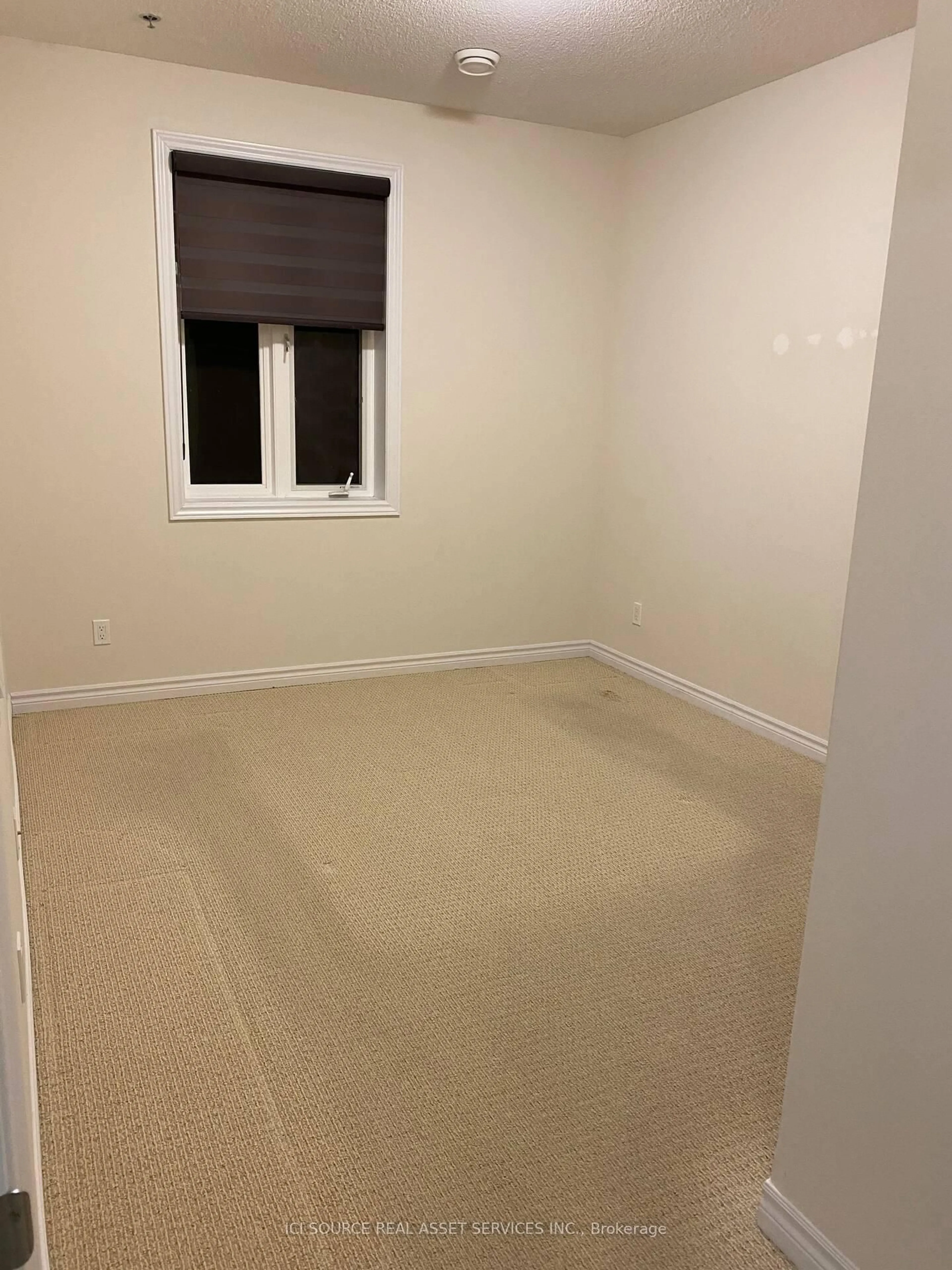 A pic of a room for 1360 Costigan Rd #101, Milton Ontario L9T 0Y8