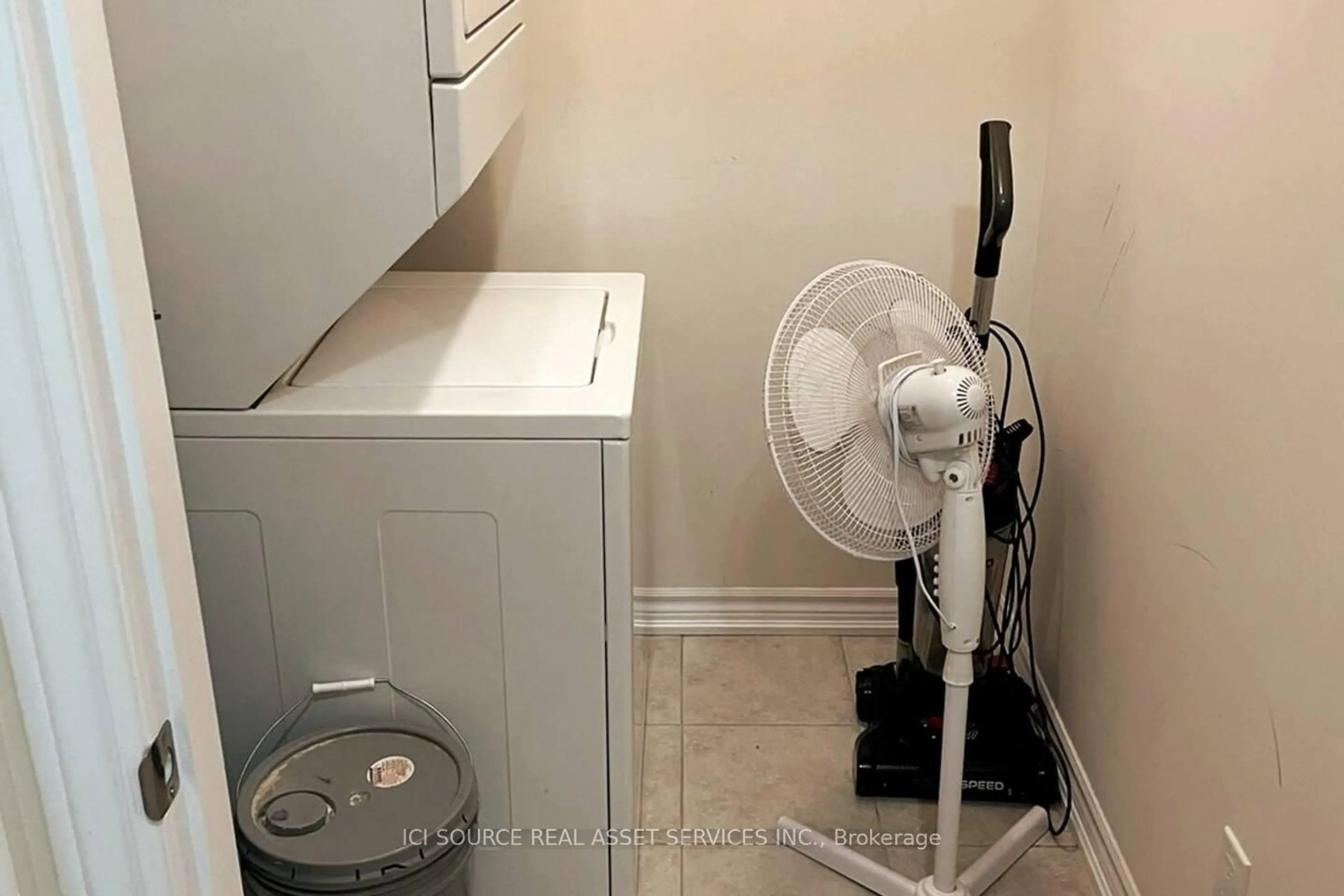 Laundry room for 1360 Costigan Rd #101, Milton Ontario L9T 0Y8