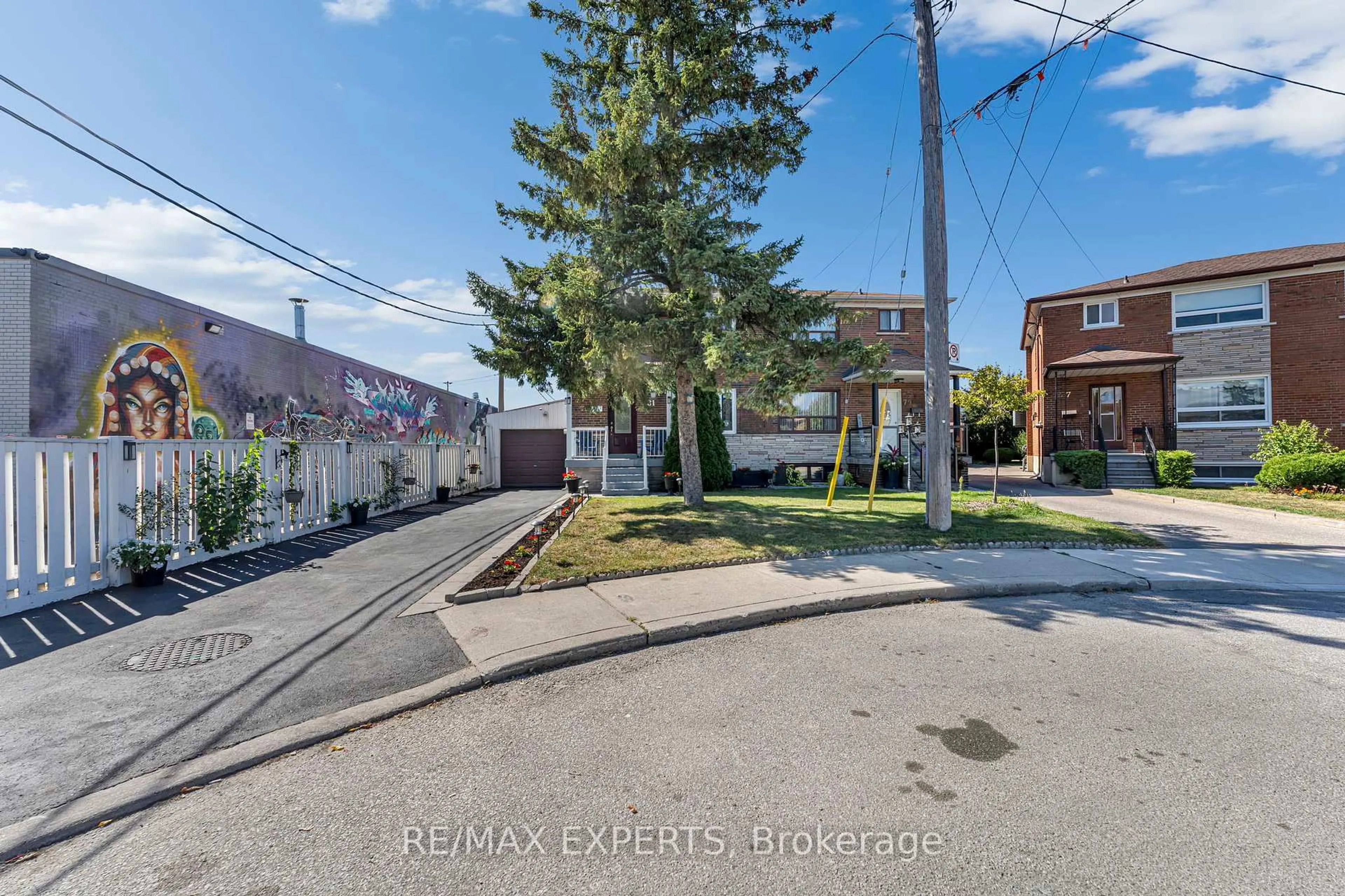 A pic from outside/outdoor area/front of a property/back of a property/a pic from drone, street for 81 Hagar Ave, Toronto Ontario M6N 3V3