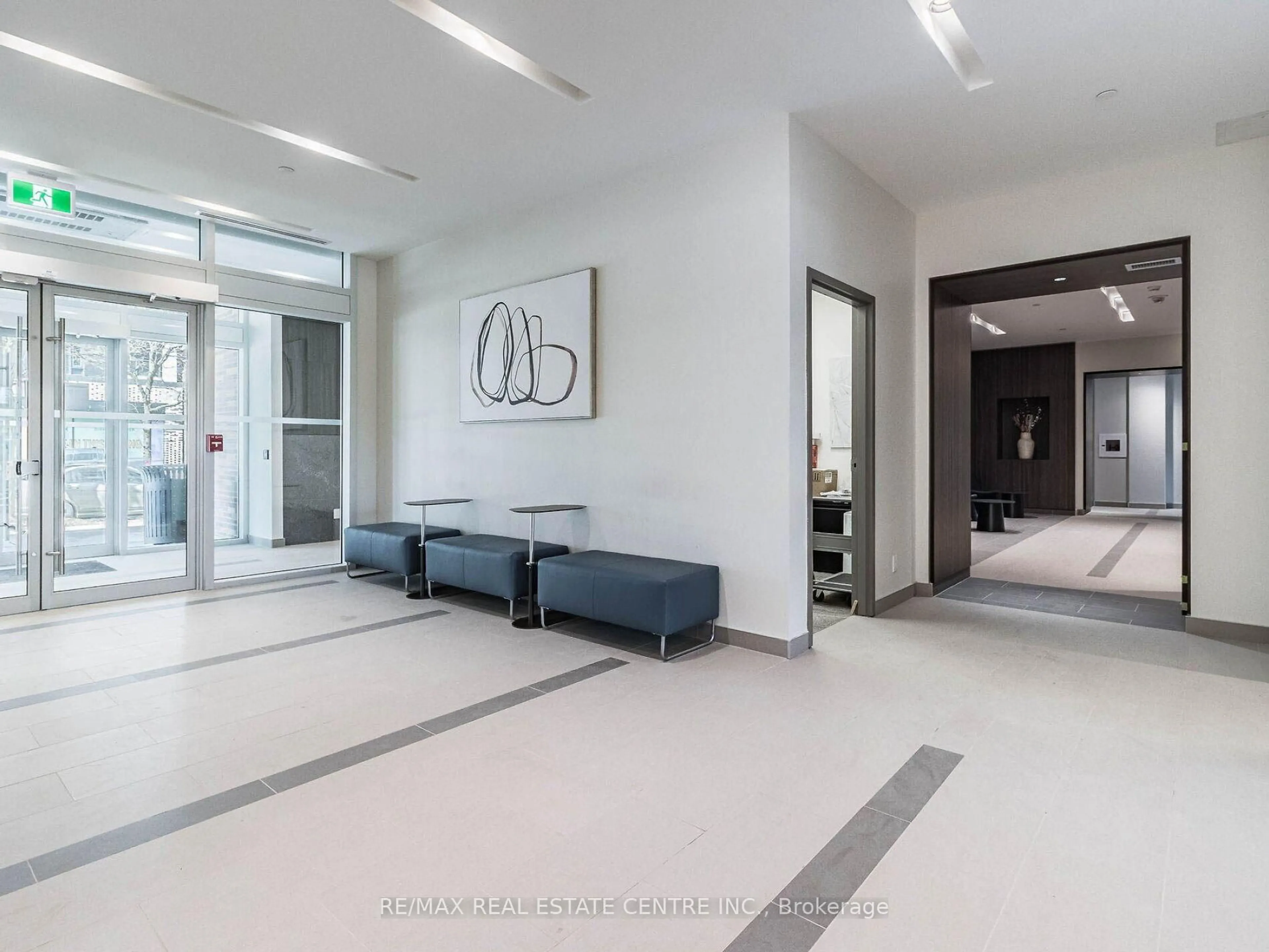 Indoor foyer for 1787 St Clair Ave #429, Toronto Ontario M6N 0B7