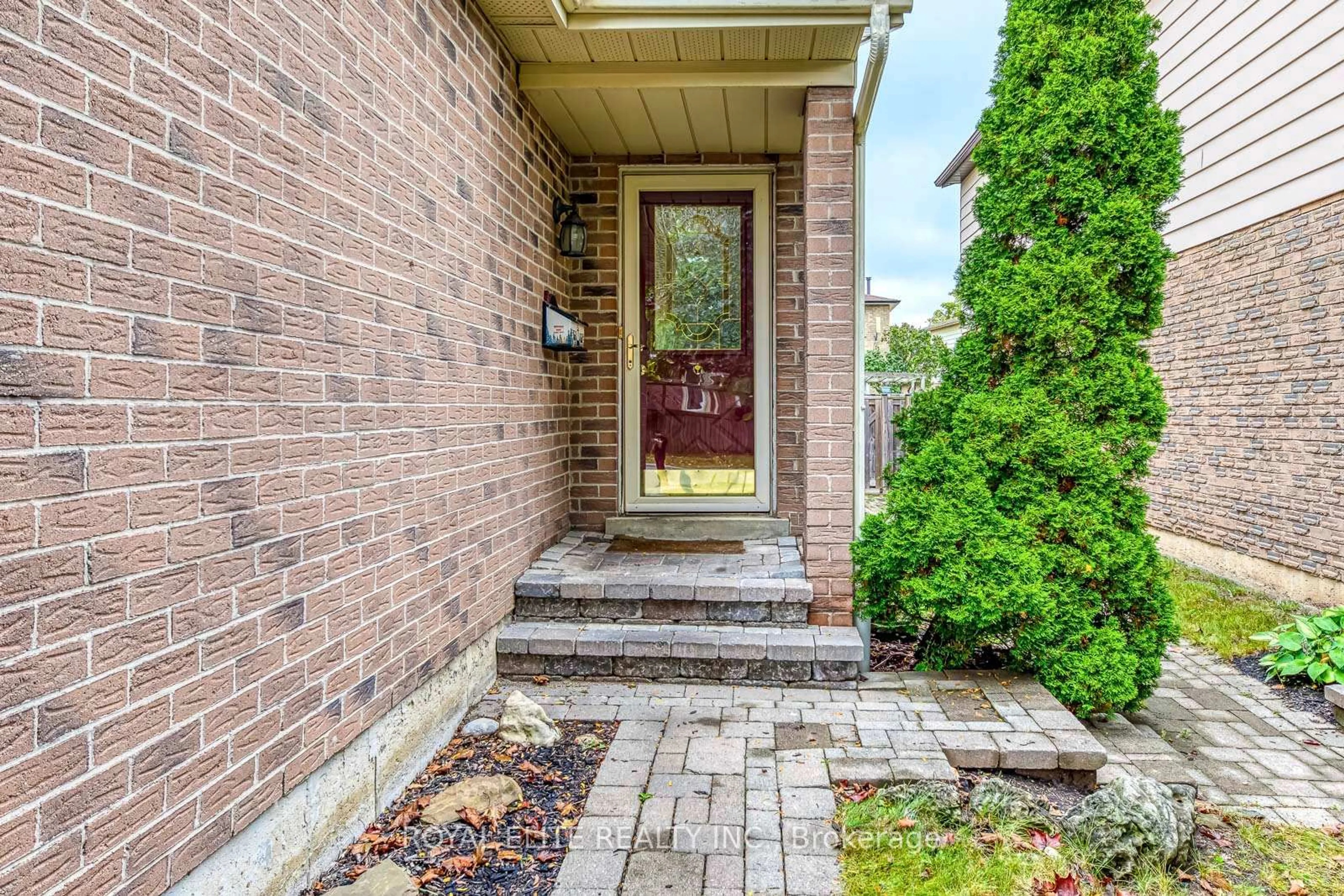 Home with brick exterior material, street for 6951 Harris Rd, Mississauga Ontario L5N 4Y9