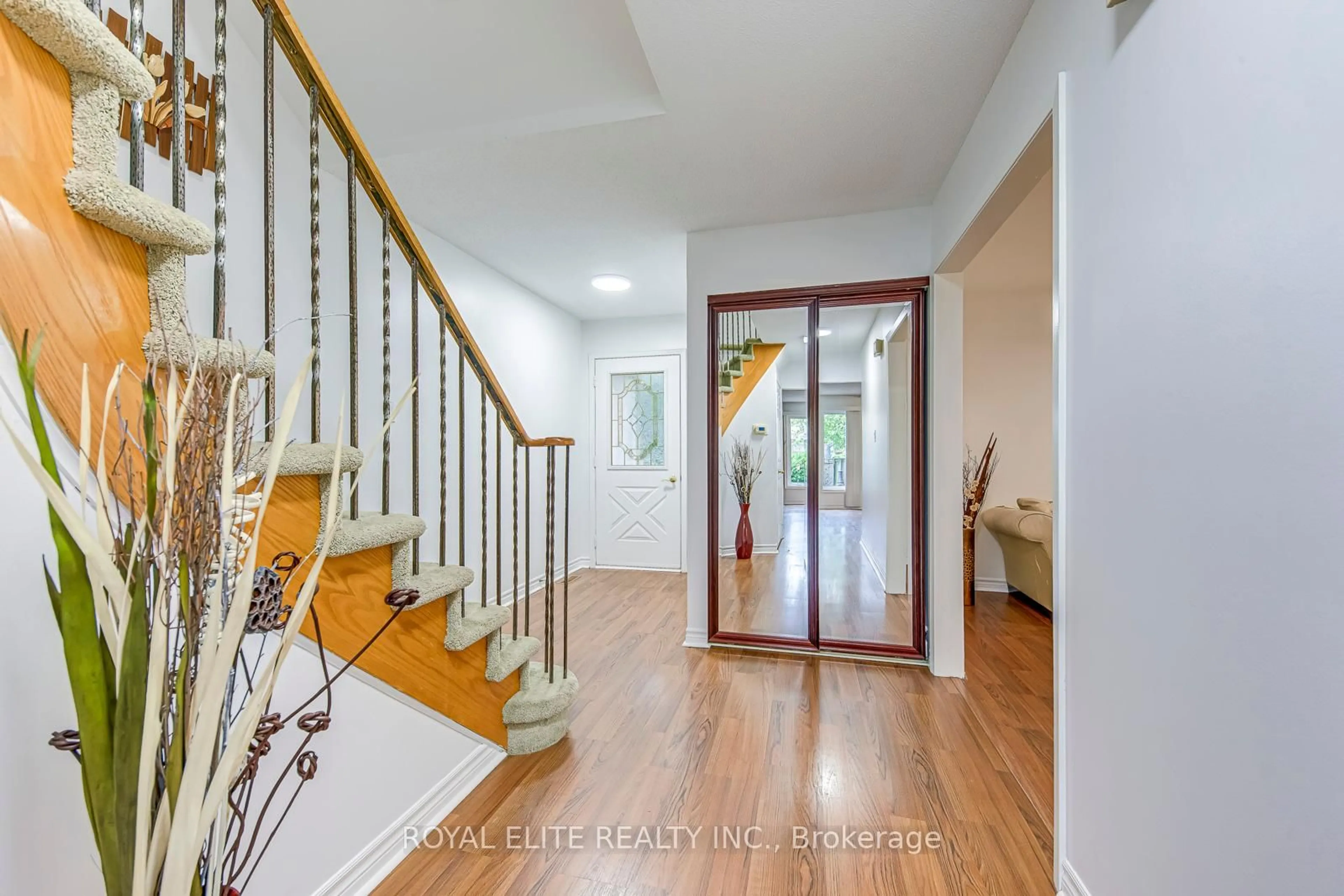 Unknown for 6951 Harris Rd, Mississauga Ontario L5N 4Y9