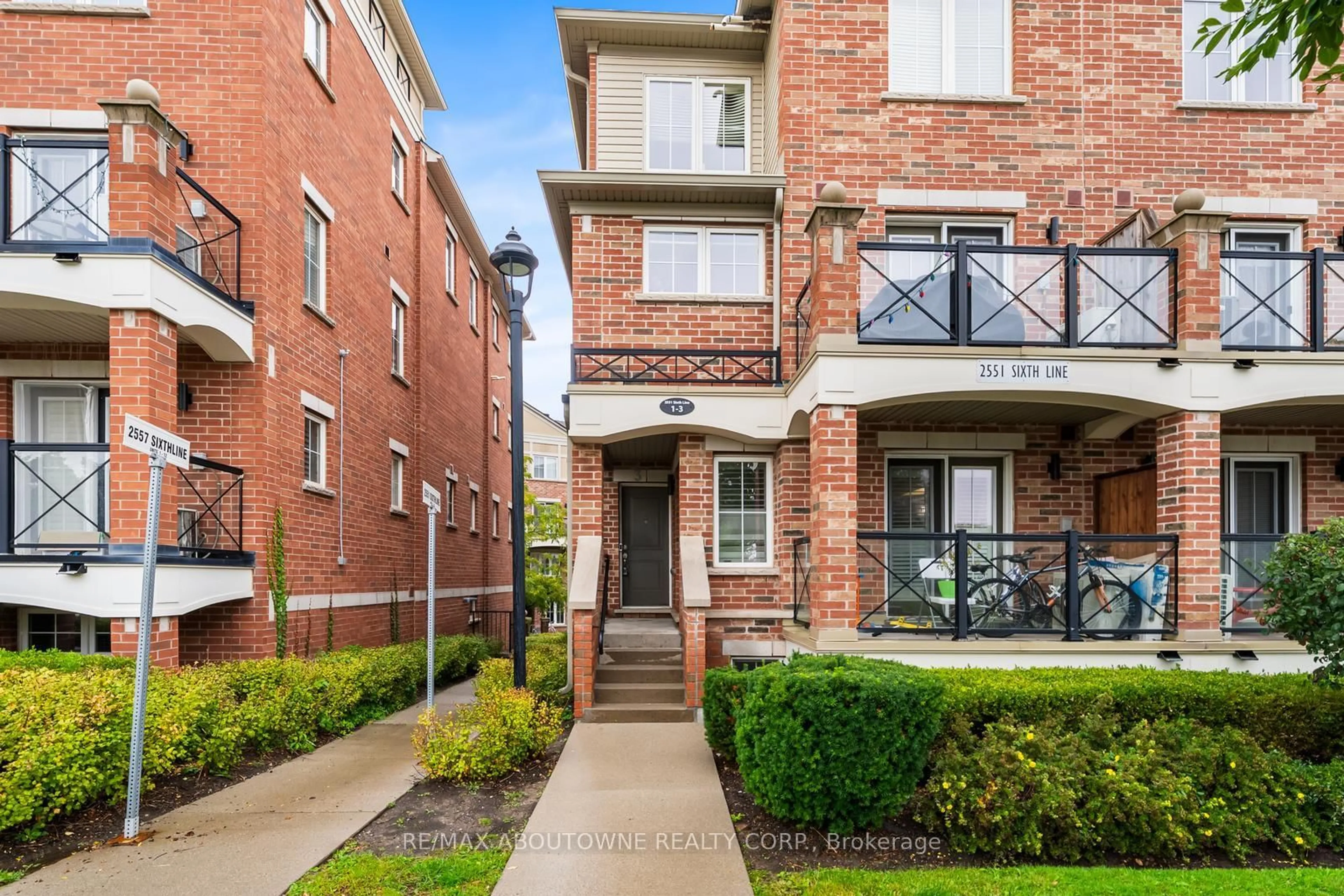 Home with brick exterior material, street for 2551 Sixth Line #3, Oakville Ontario L6H 0H7