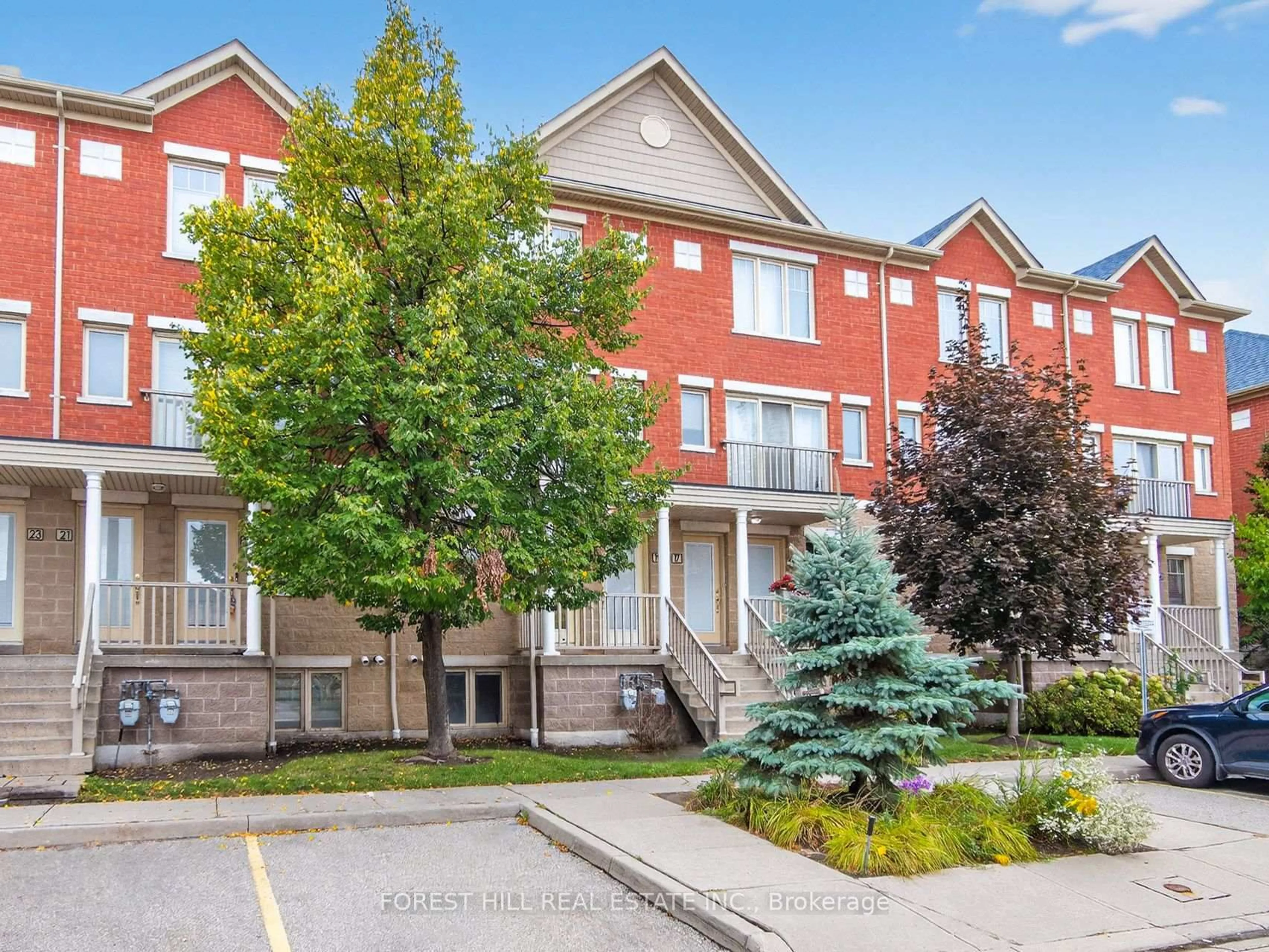 Home with brick exterior material, street for 5050 Intrepid Dr #20, Mississauga Ontario L5M 0E5