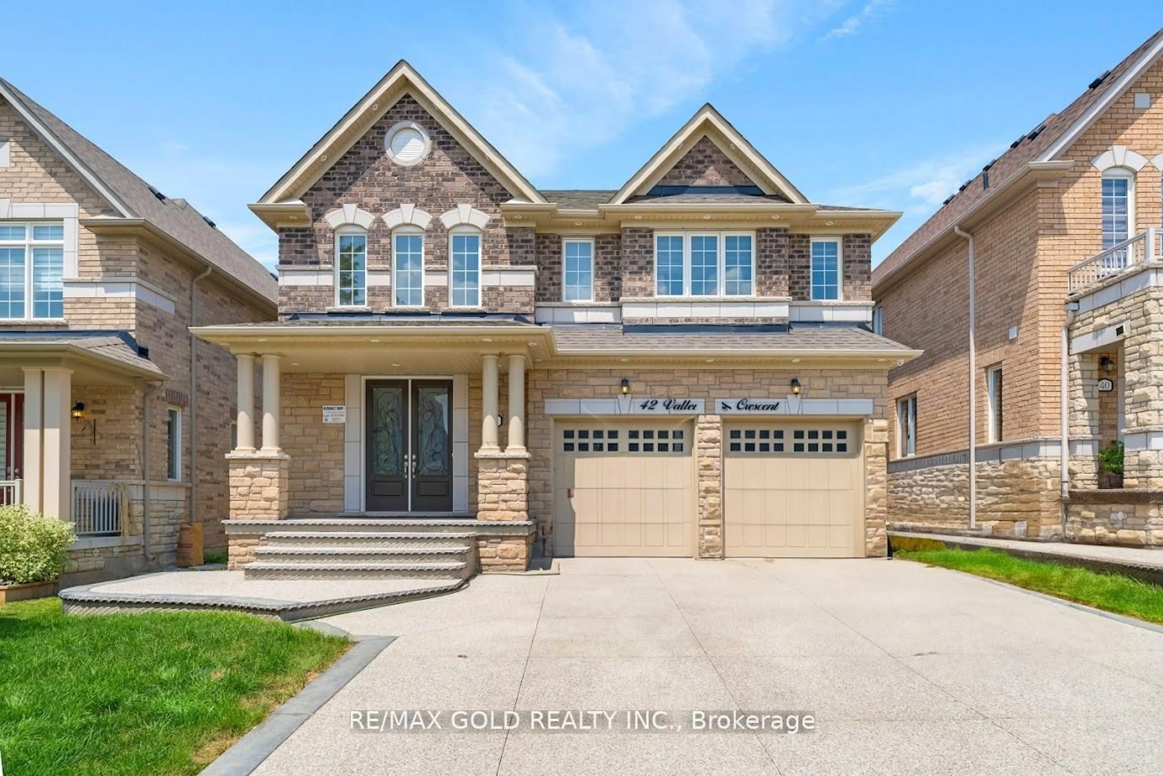 Home with brick exterior material, street for 42 Valleybrook Cres, Caledon Ontario L7C 4C5