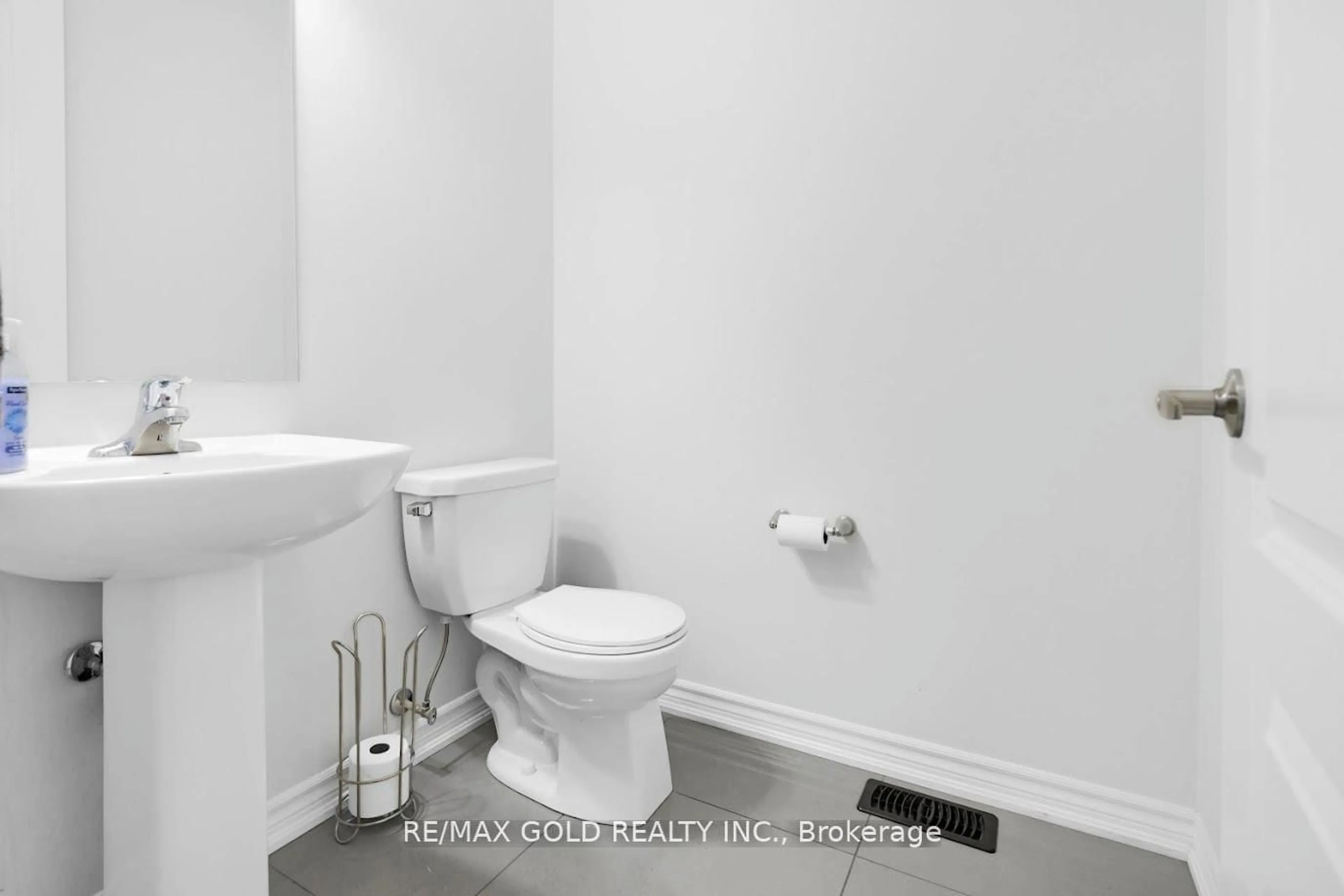 A pic of a room for 42 Valleybrook Cres, Caledon Ontario L7C 4C5