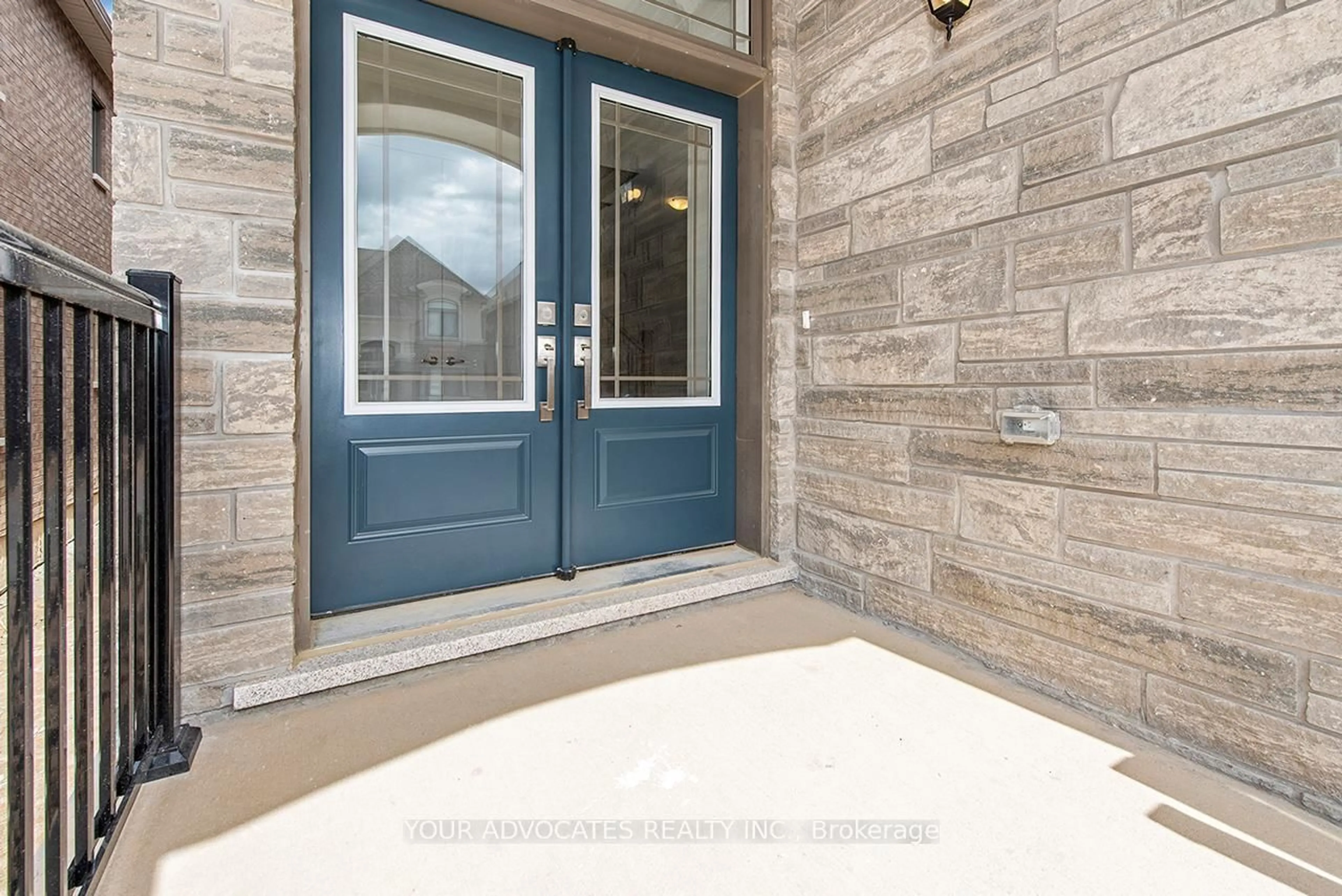 Indoor entryway for 83 James Walker Ave, Caledon Ontario L7C 4N1