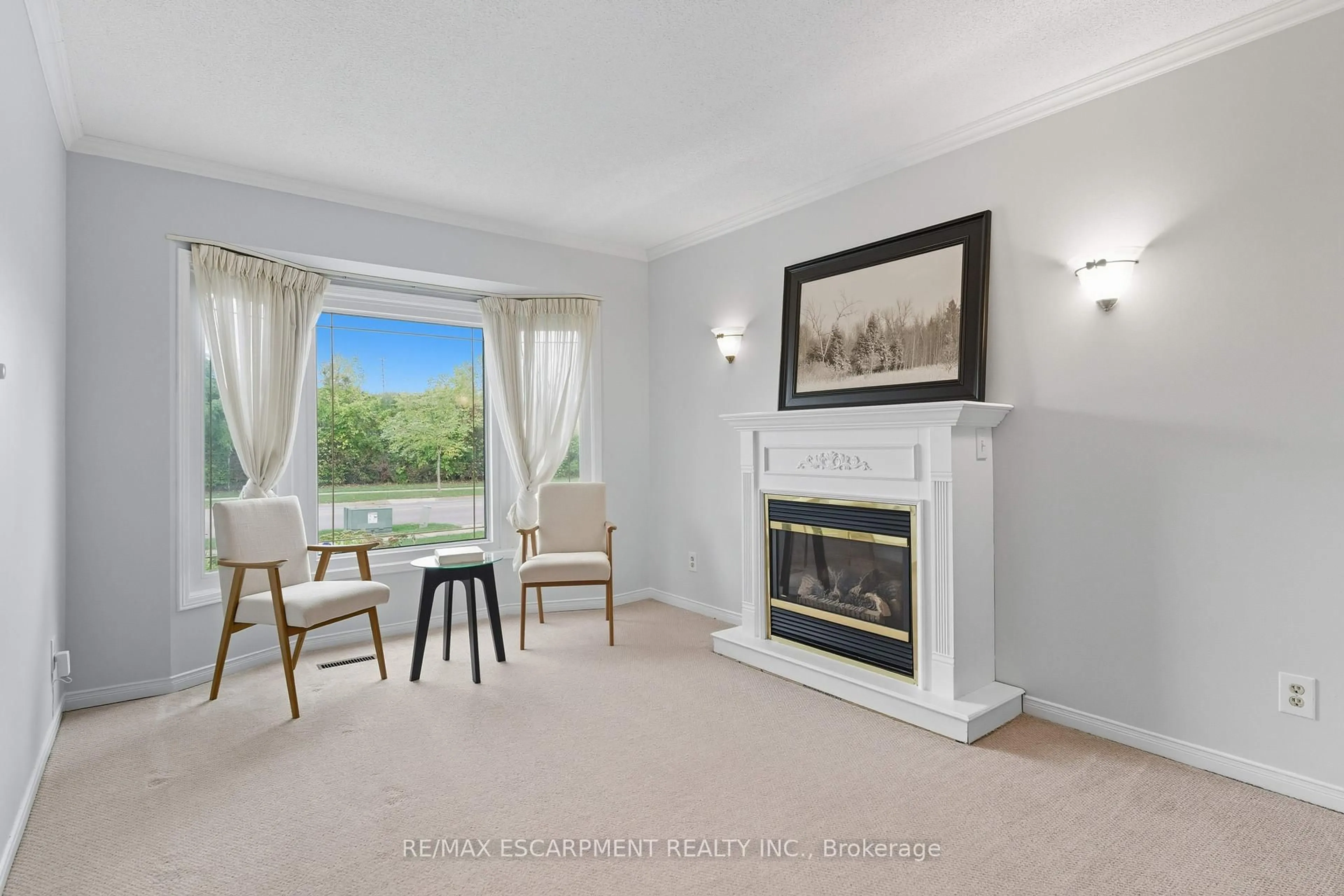 A pic of a room for 2425 Headon Forest Dr, Burlington Ontario L7M 3K7