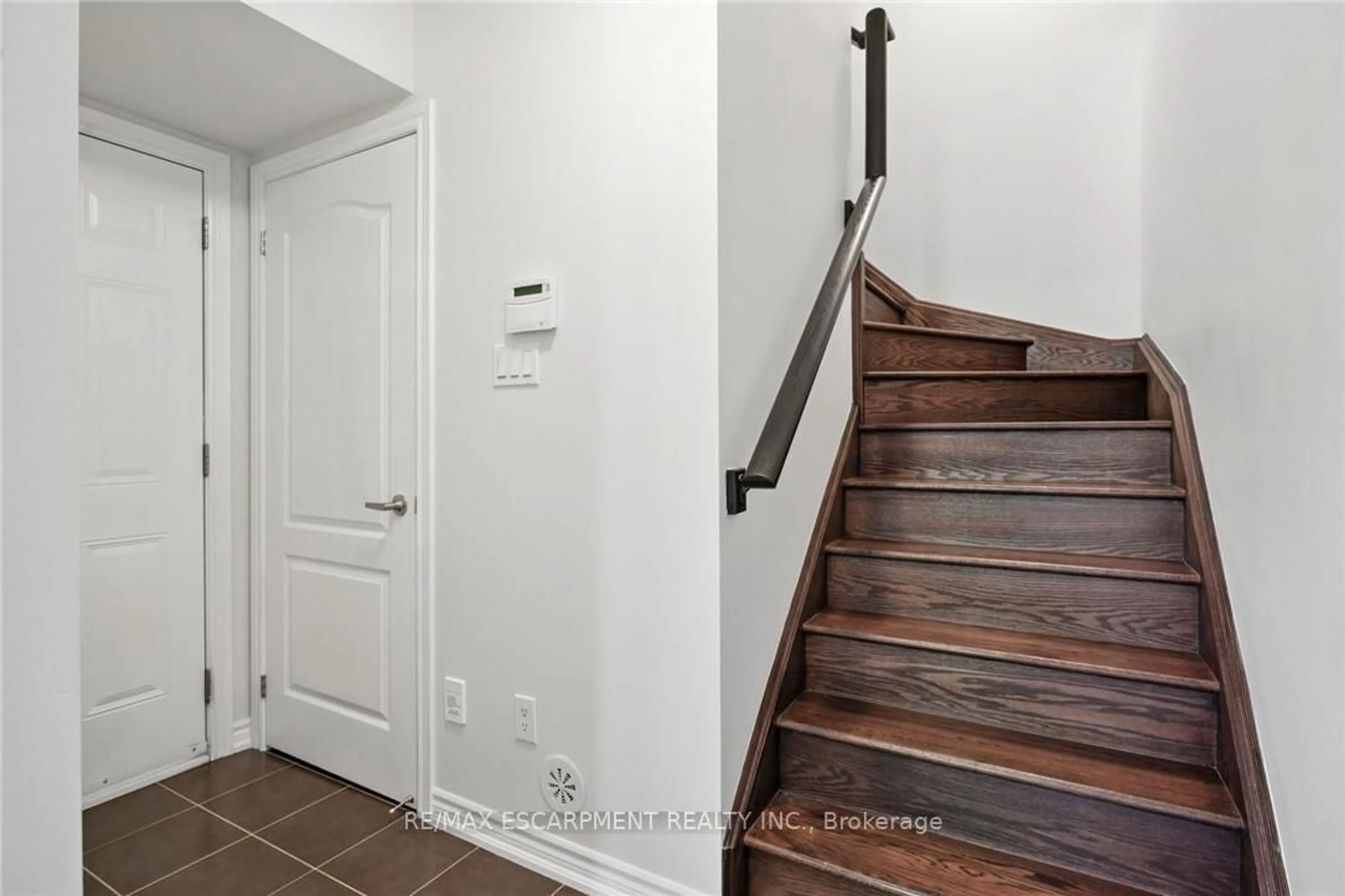 Unknown for 2570 Grand Oak Tr, Oakville Ontario L6M 0S4