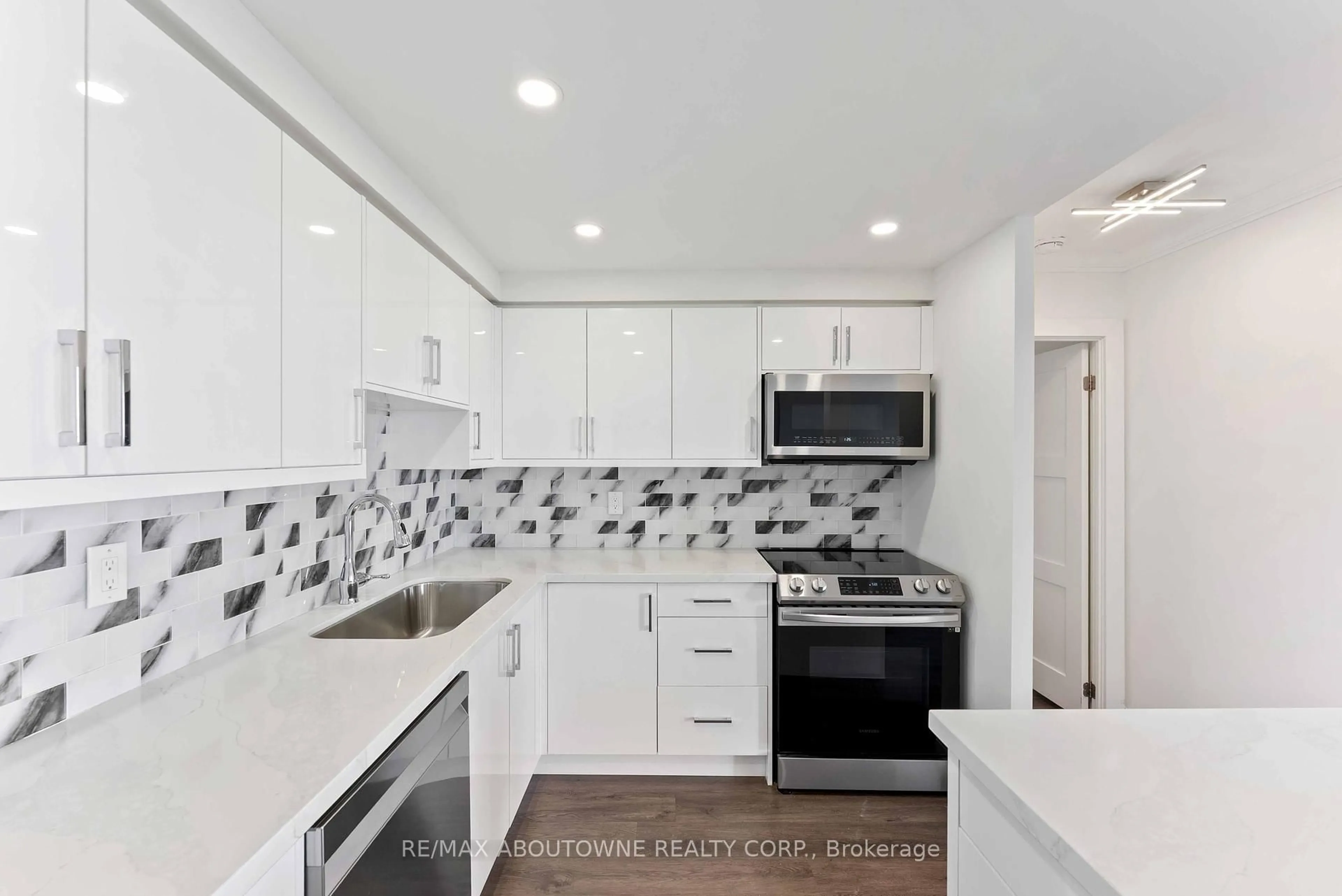 Standard kitchen, ceramic/tile floor for 1110 Walden Circ #903, Mississauga Ontario L5J 4R3
