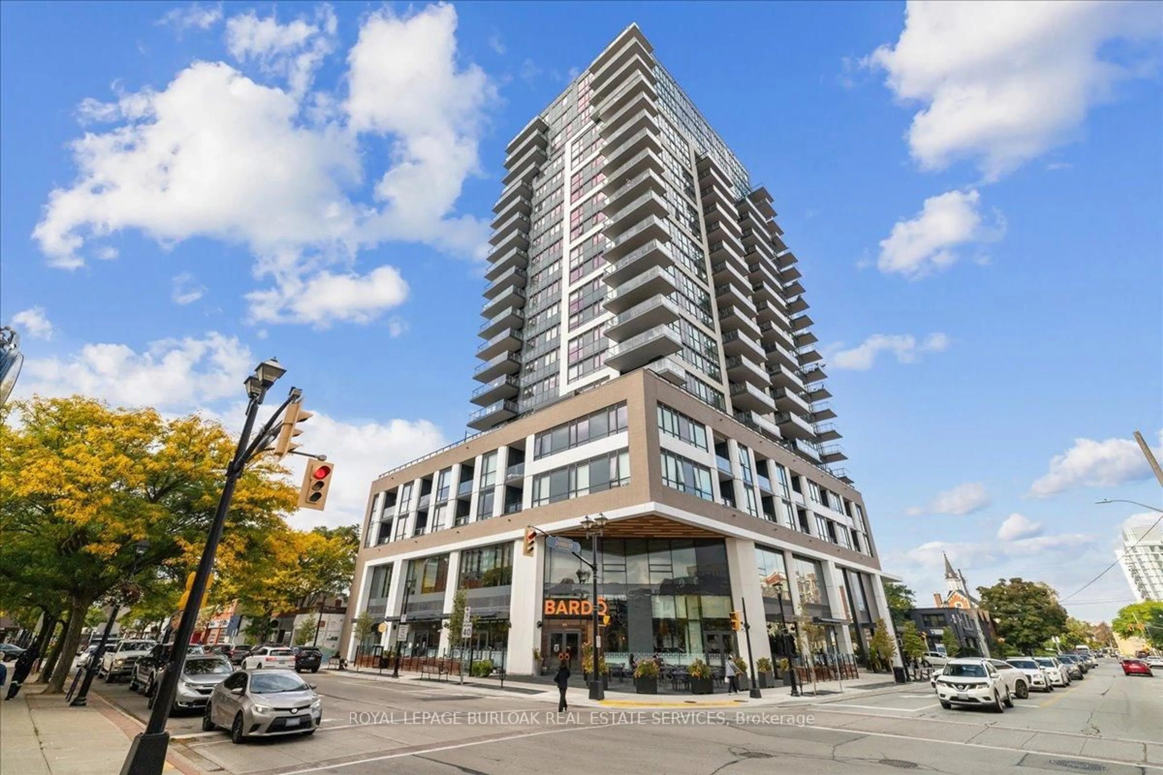 Patio, building for 2007 James St #1405, Burlington Ontario L7R 0G7