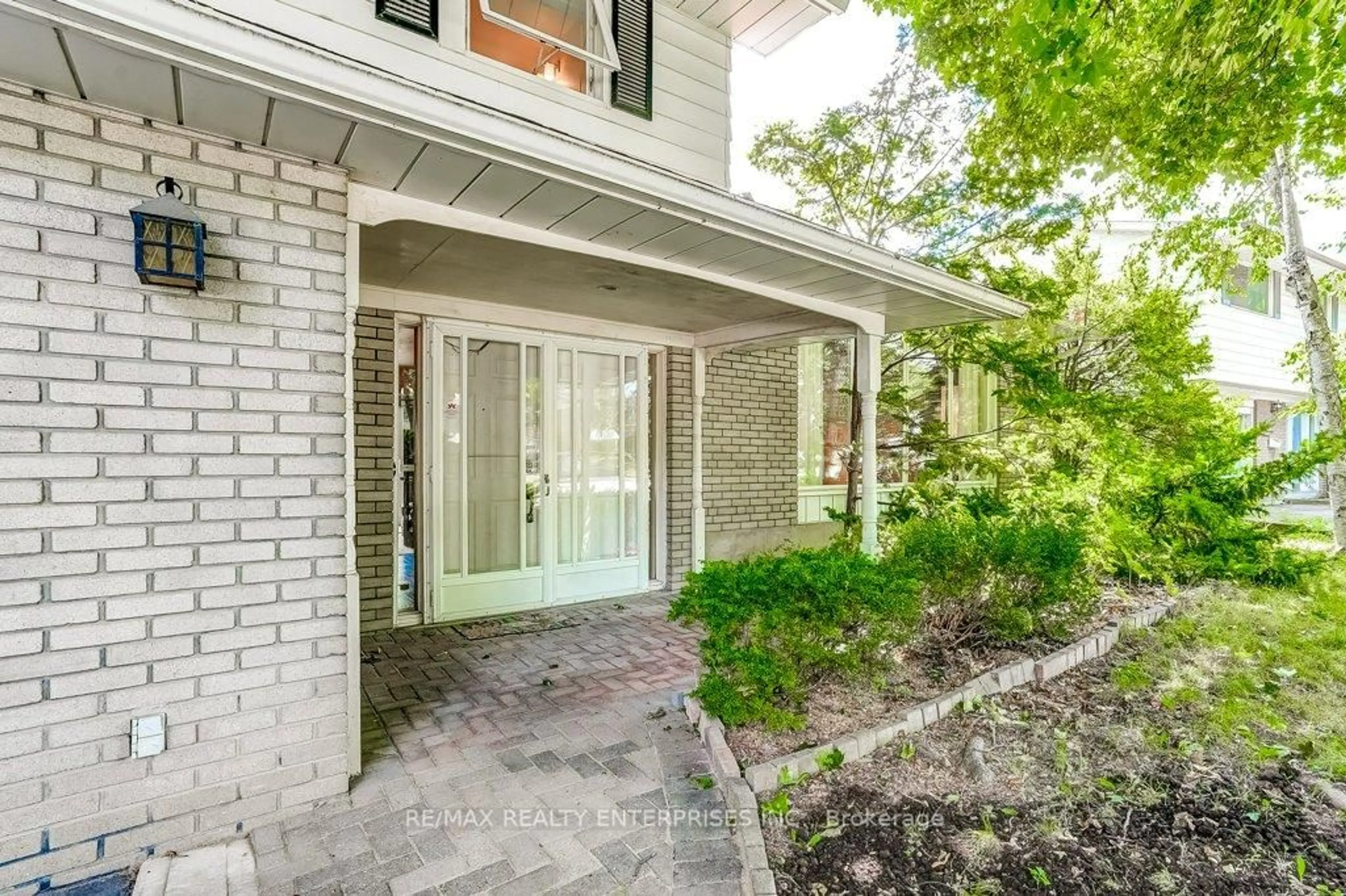 Home with brick exterior material, street for 1231 Kingsmead Cres, Oakville Ontario L6H 2K5