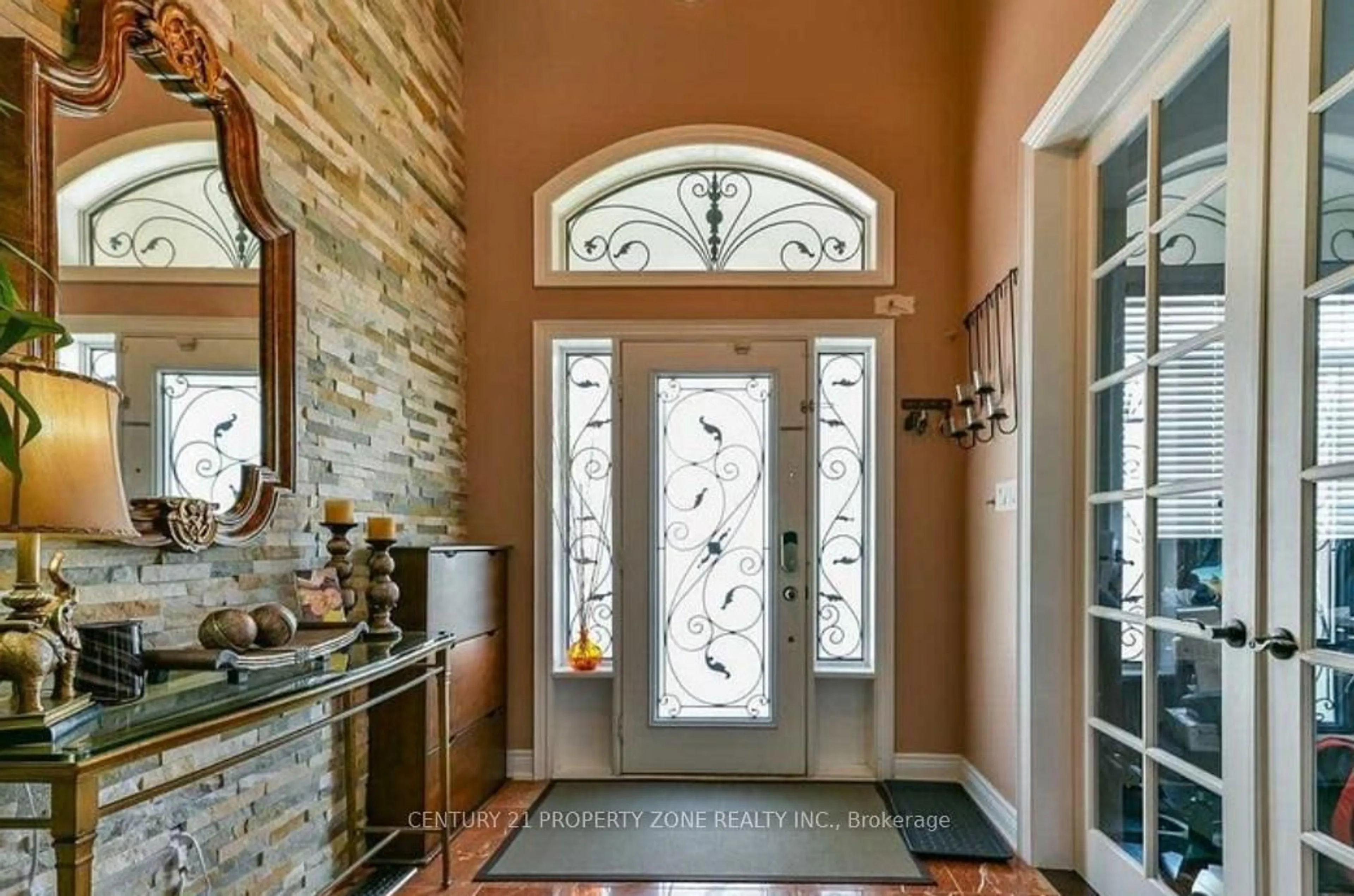 Indoor entryway for 12 Fort Williams Dr, Brampton Ontario L6X 0W5