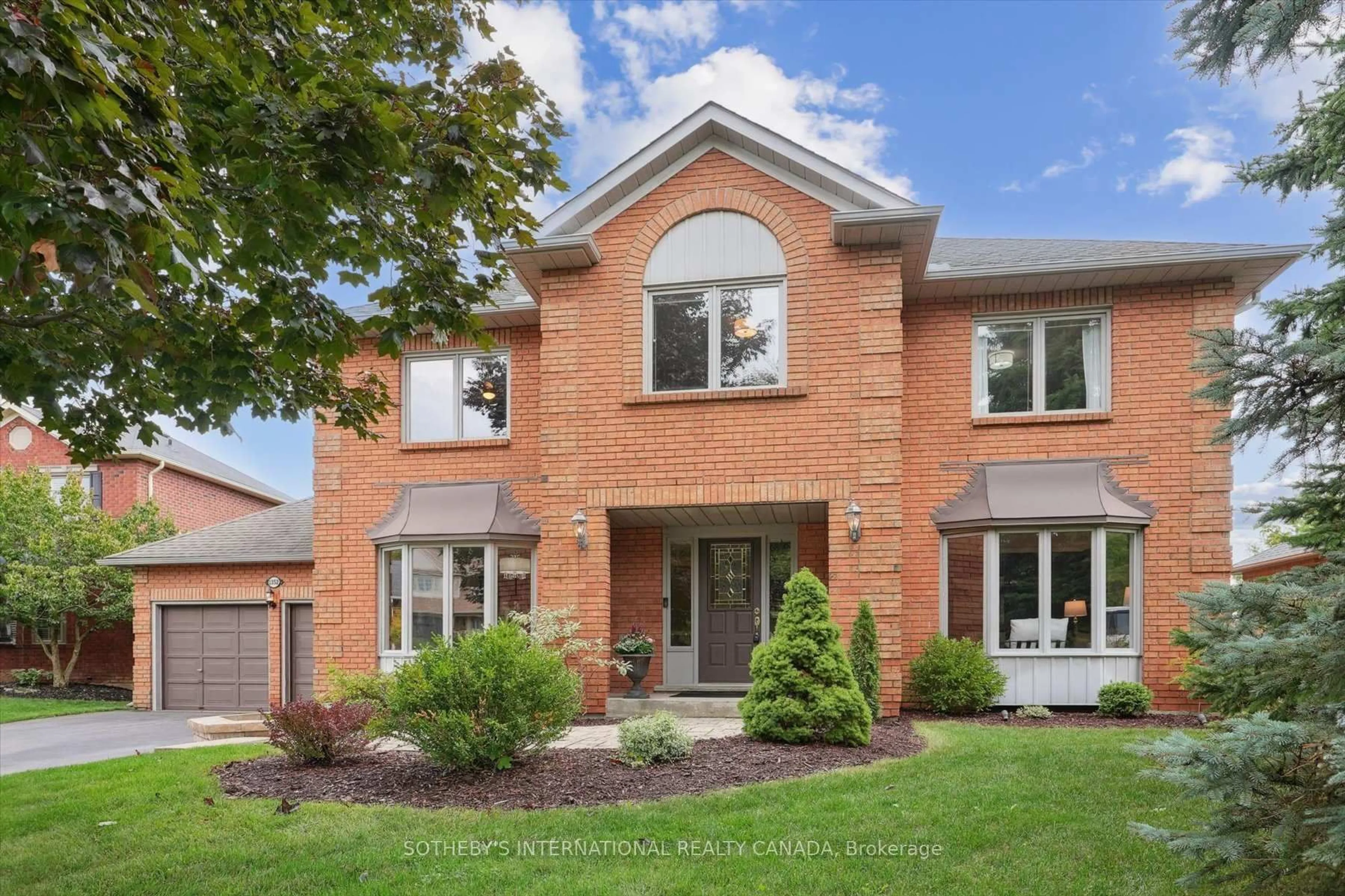 Home with brick exterior material, street for 1352 Winterberry Dr, Burlington Ontario L7P 4T8
