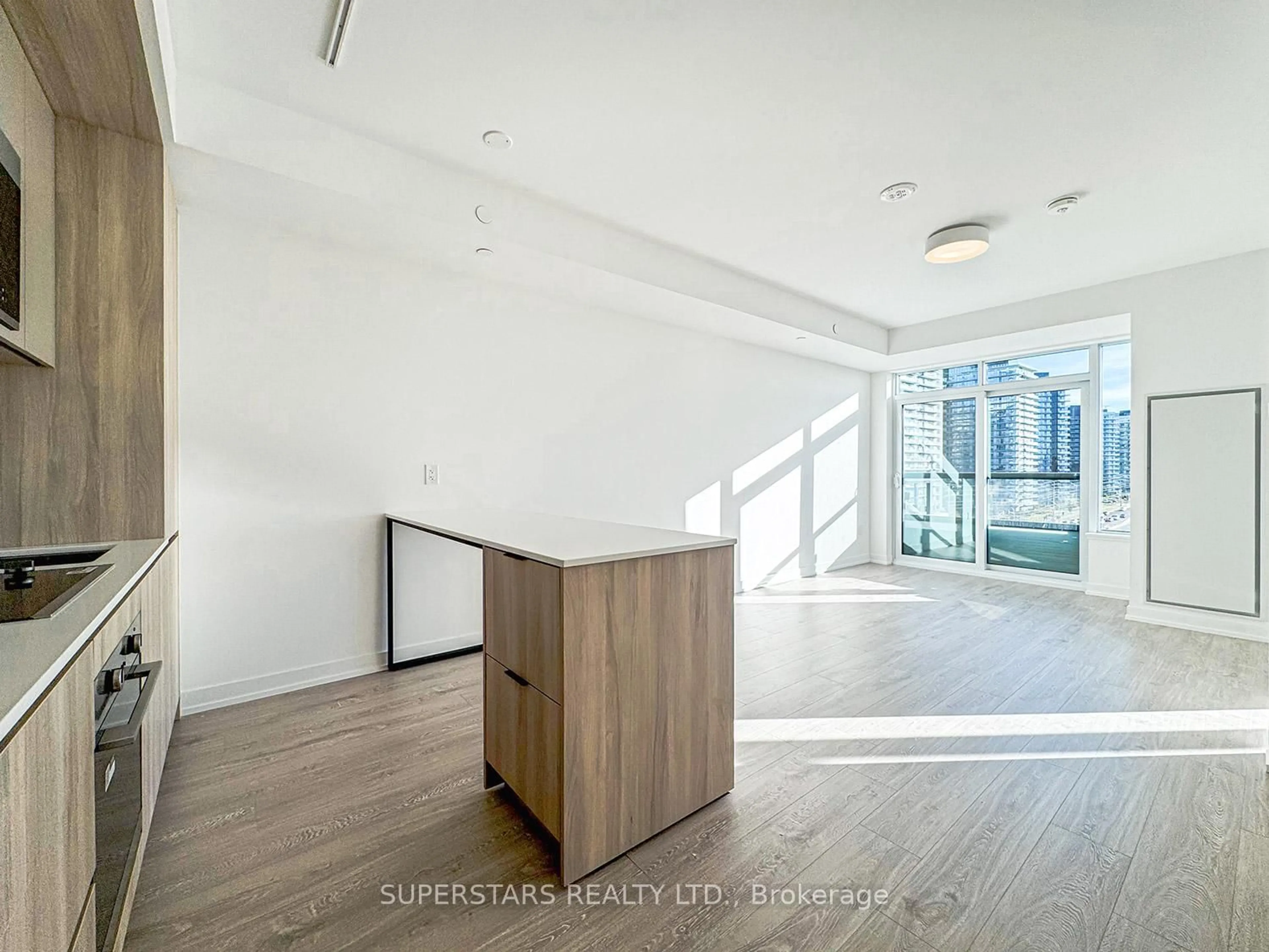 Unknown for 2485 Eglinton Ave #920, Mississauga Ontario L5M 2T1