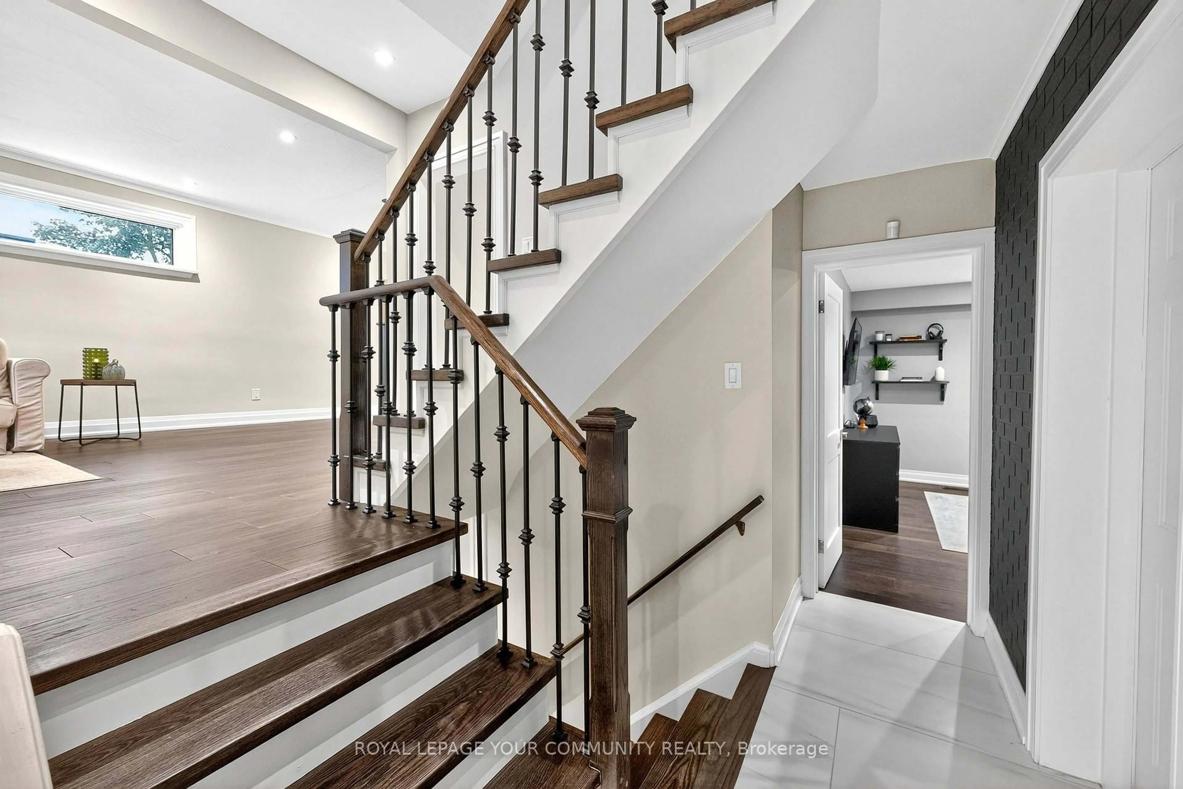 Stairs for 267 Jeffcoat Dr, Toronto Ontario M9W 3E4