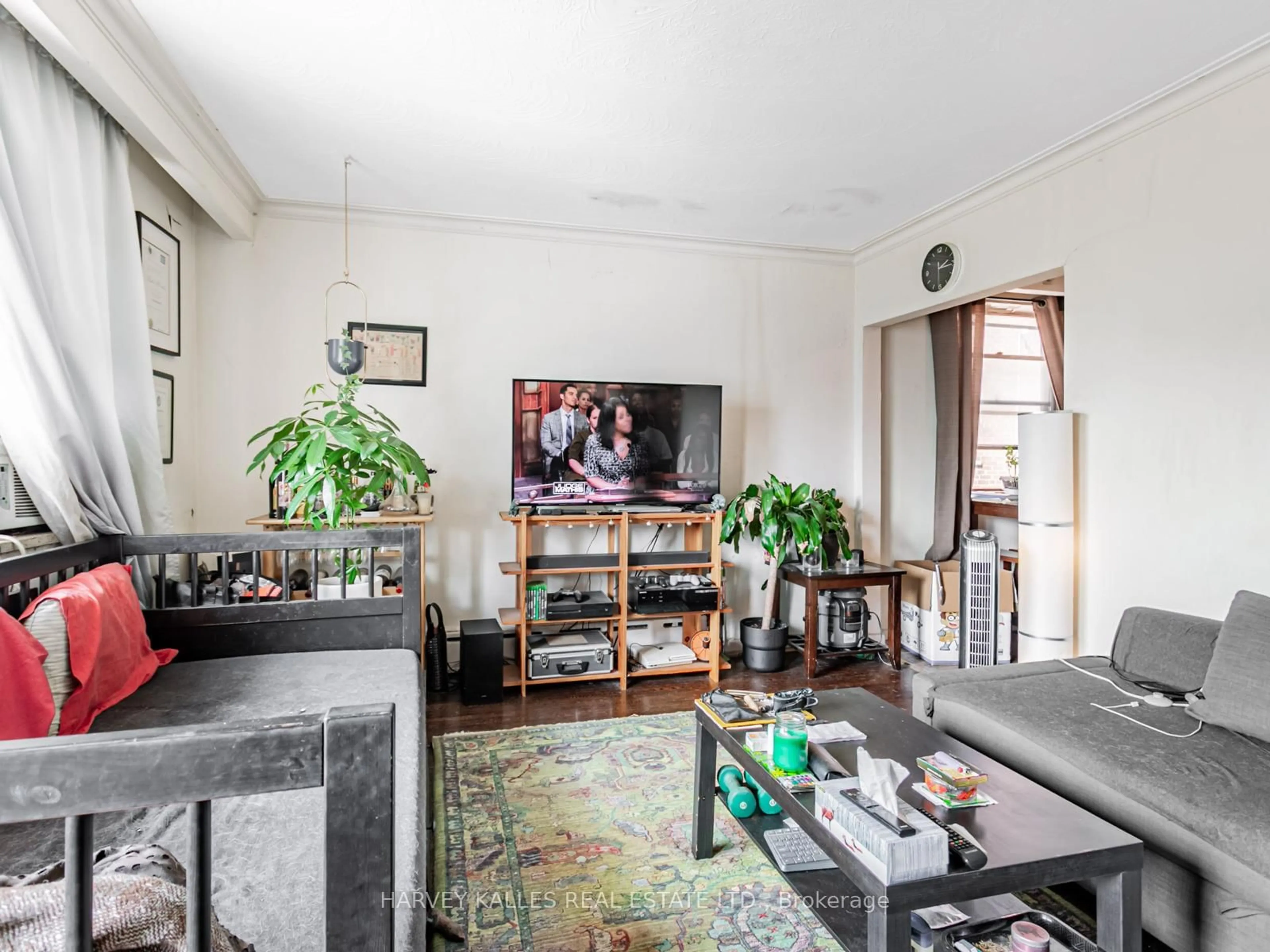 Living room with furniture, unknown for 25 Windermere Ave, Toronto Ontario M6S 3J3