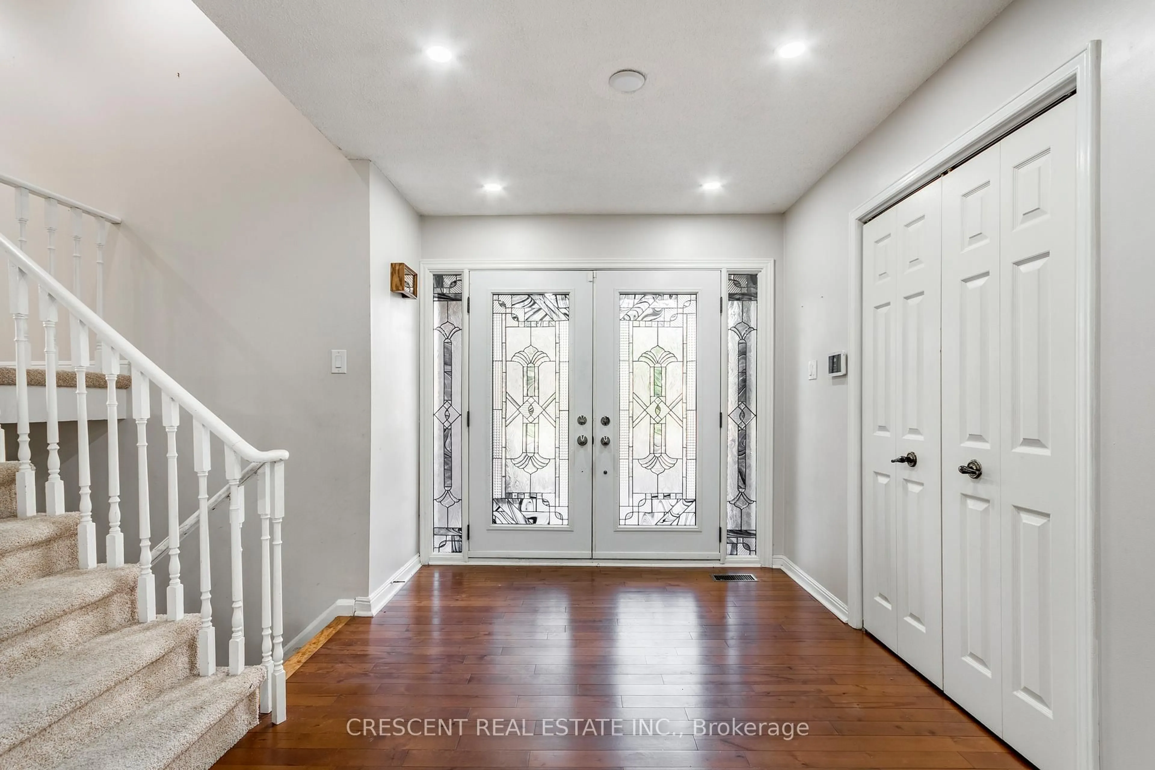 Indoor entryway for 42 Boreham Circ, Brampton Ontario L6Z 1T4