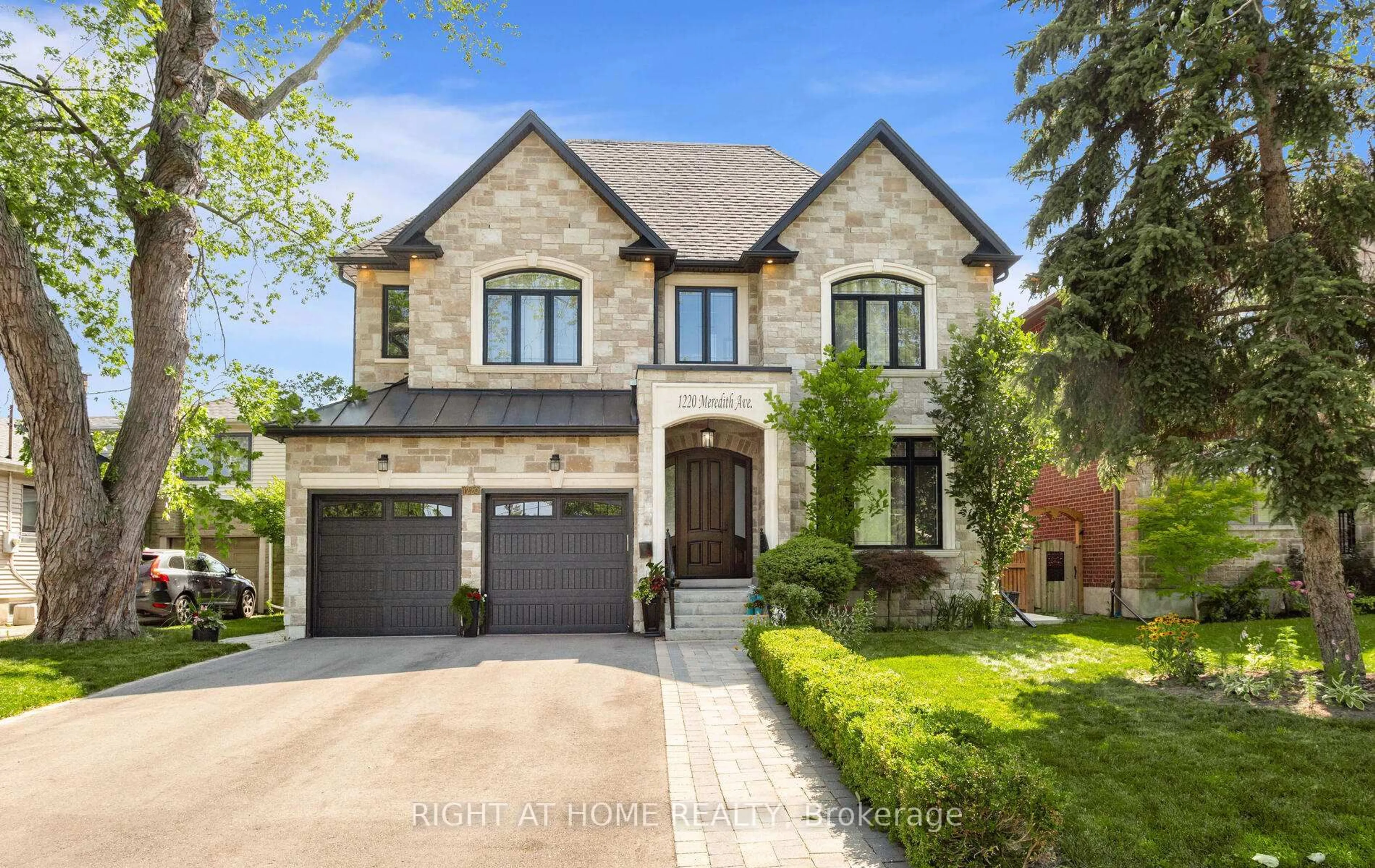 Home with brick exterior material, street for 1220 Meredith Ave, Mississauga Ontario L5E 2E3