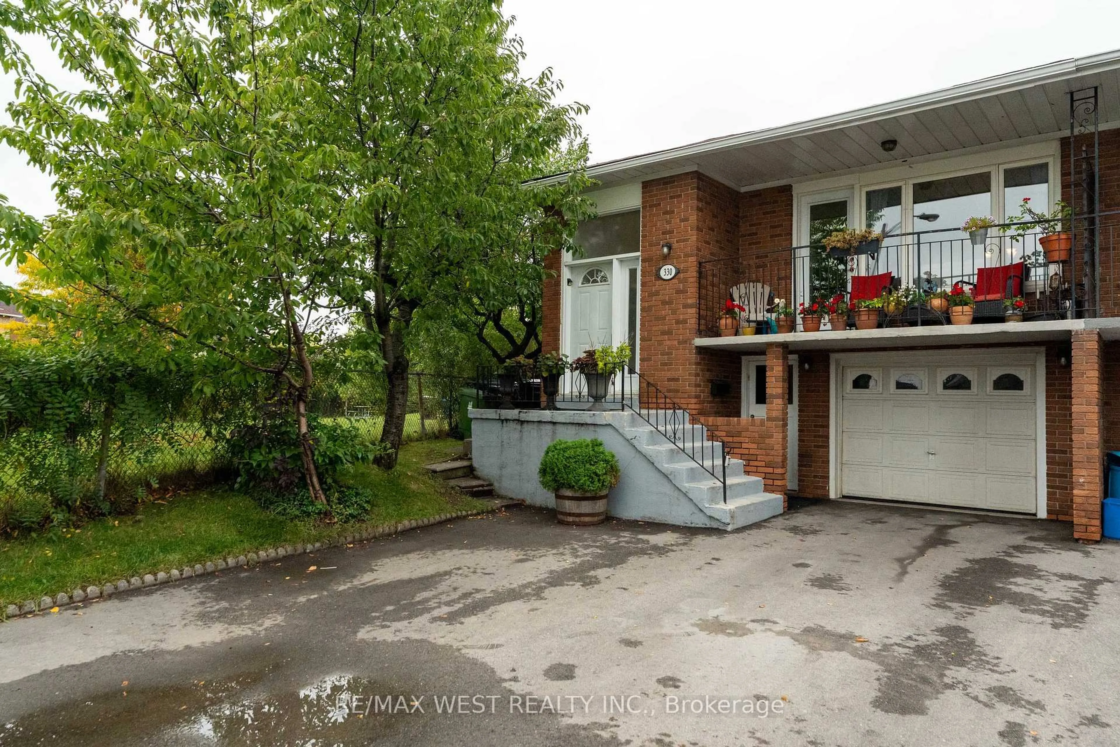Unknown for 330 Pellatt Ave, Toronto Ontario M9N 3P3